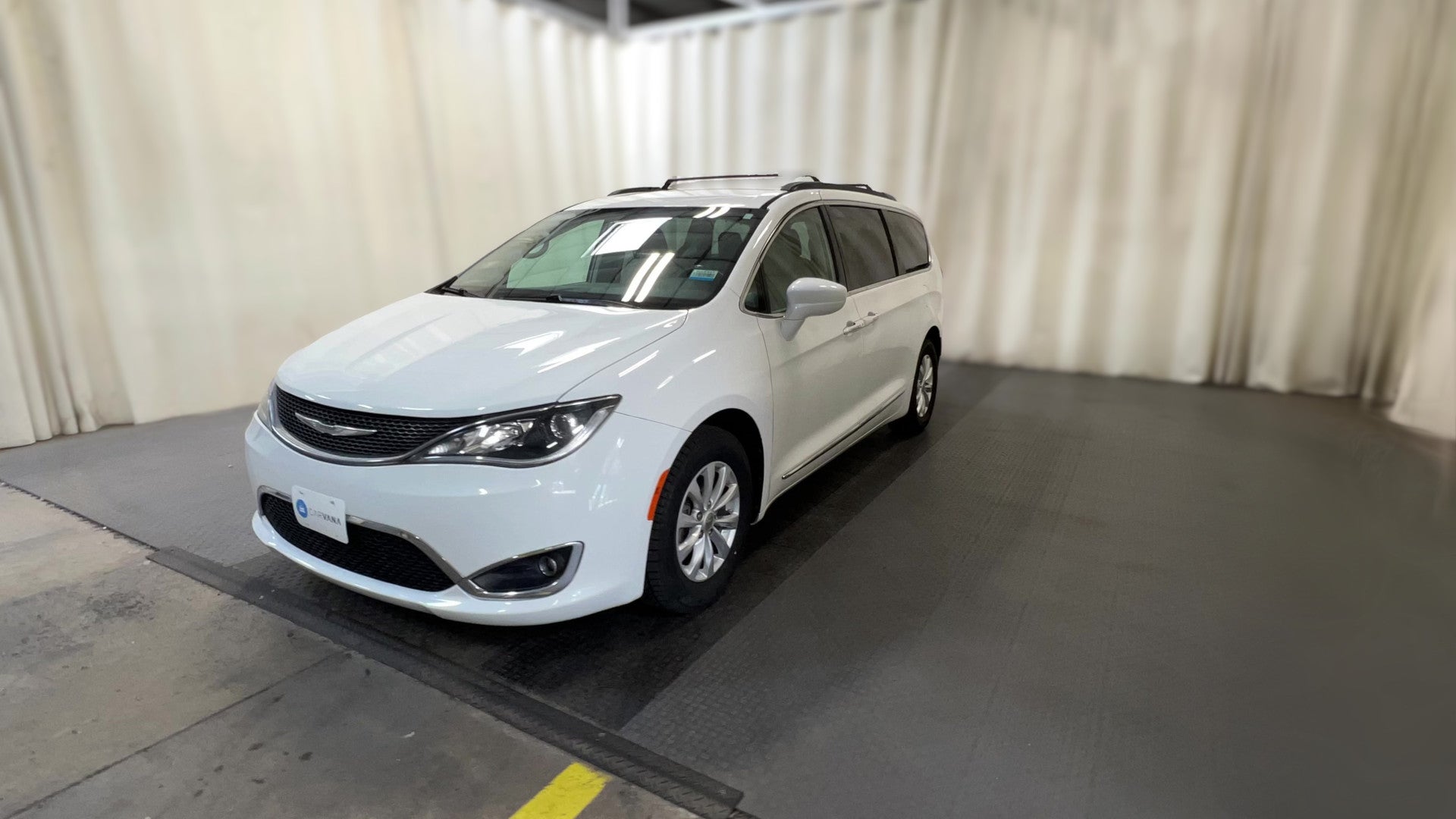 2017 Chrysler Pacifica vehicle photo