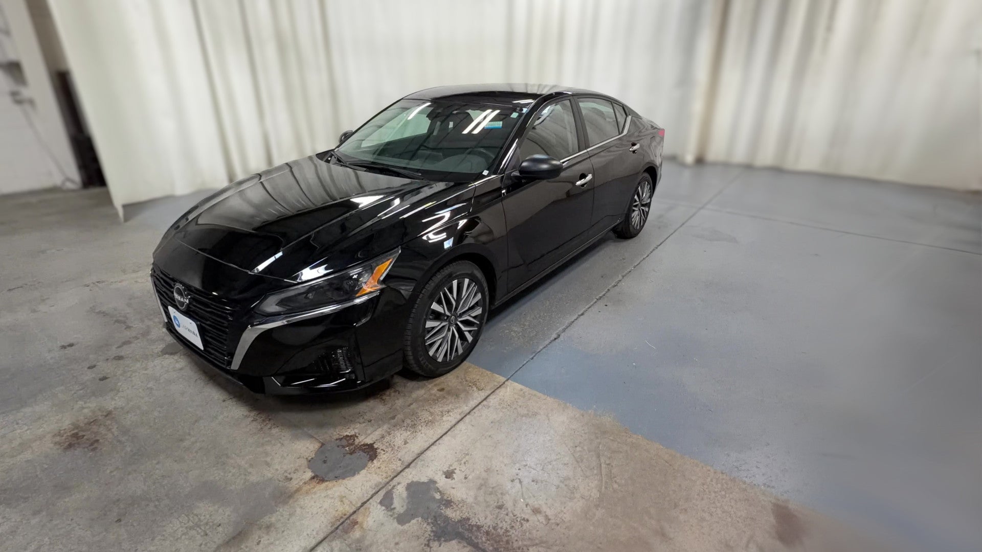 2025 Nissan Altima vehicle photo