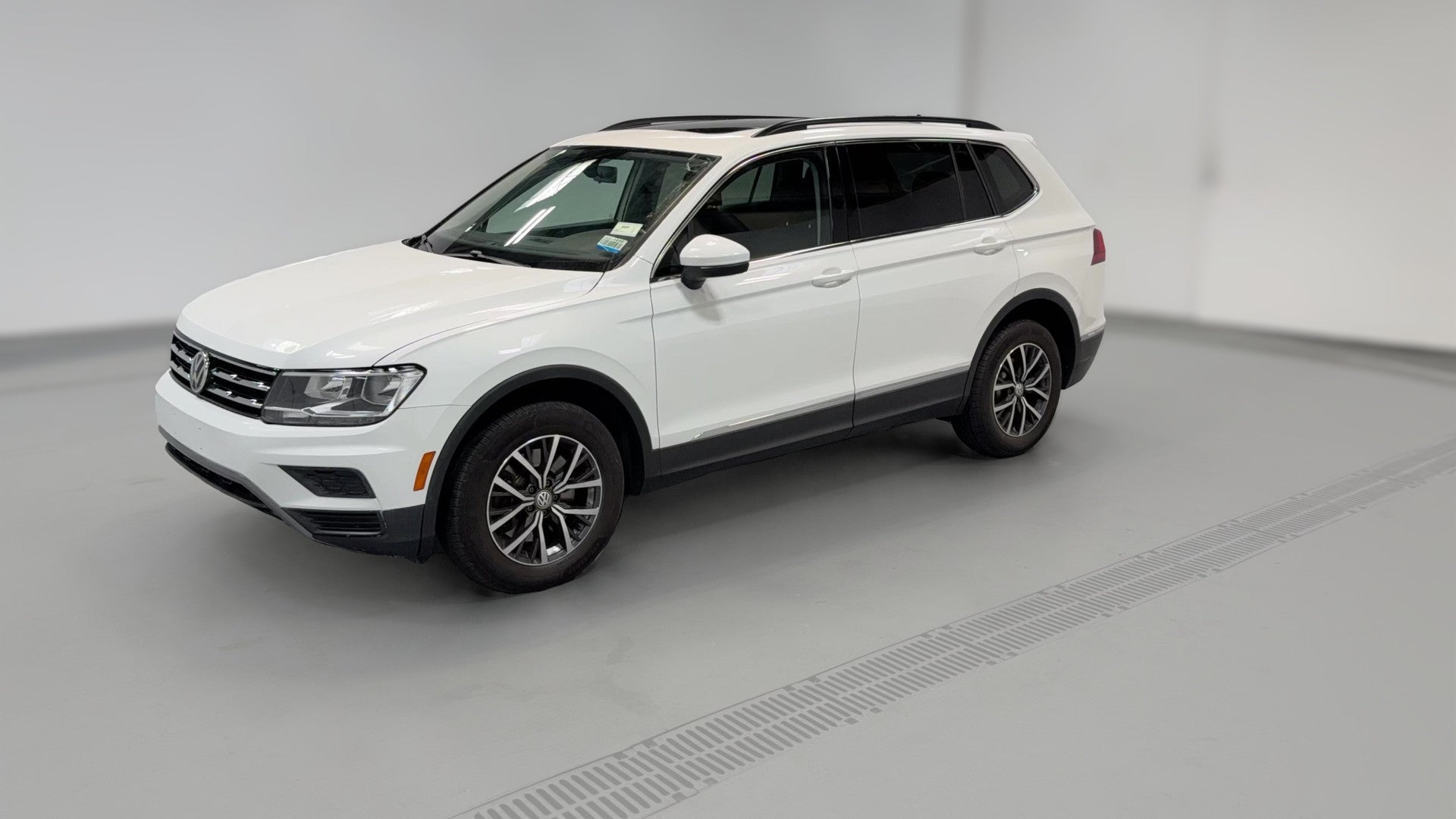 2018 Volkswagen Tiguan vehicle photo