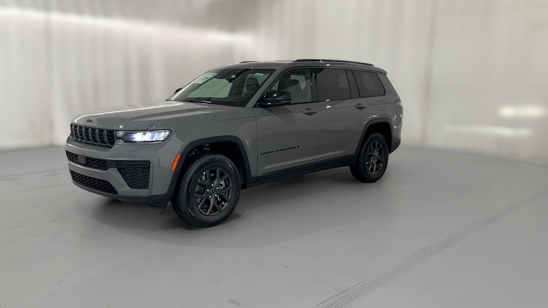 2027 Jeep Grand Cherokee L vehicle photo