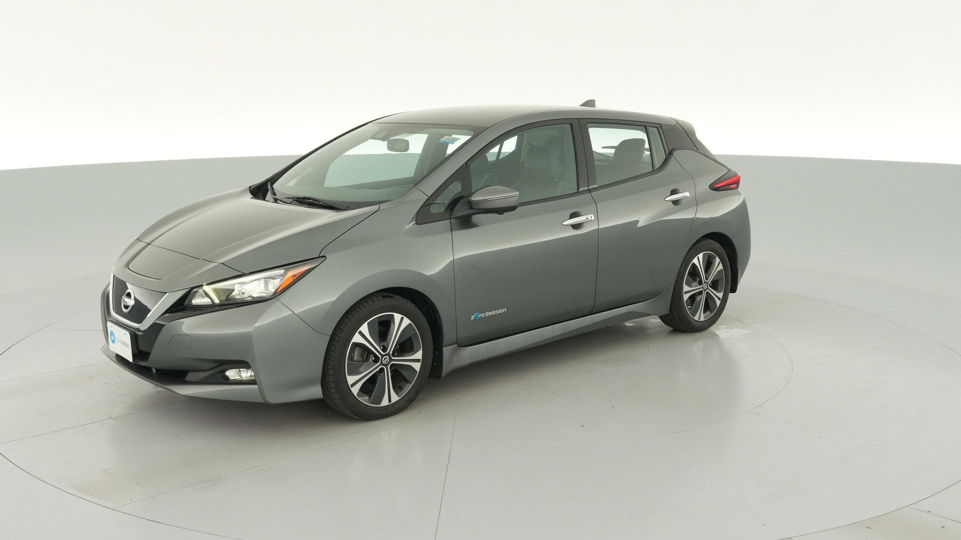 2018 Nissan LEAF vehicle photo