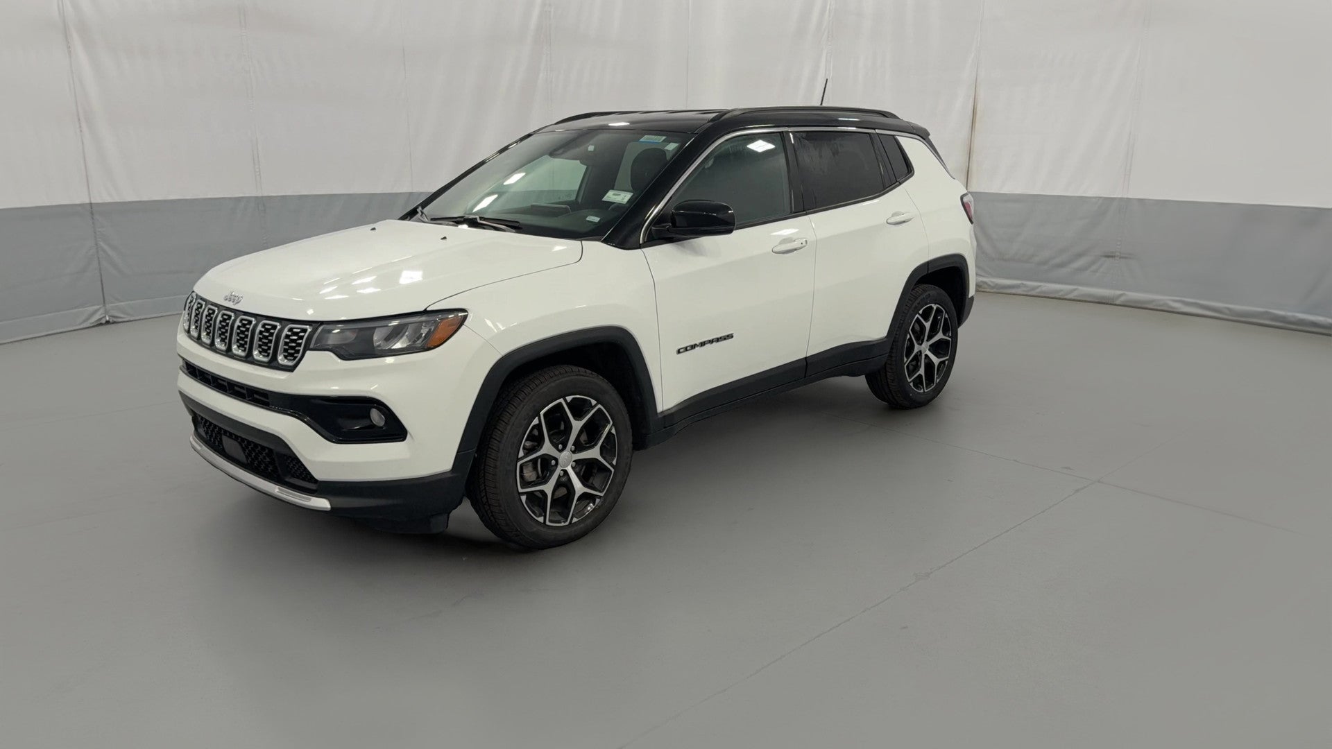 2024 Jeep Compass vehicle photo