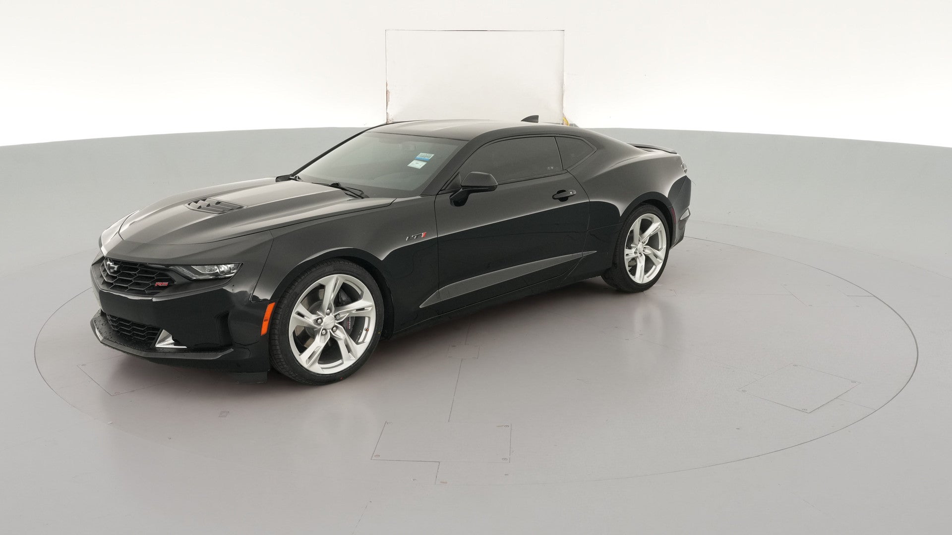 2021 Chevrolet Camaro vehicle photo