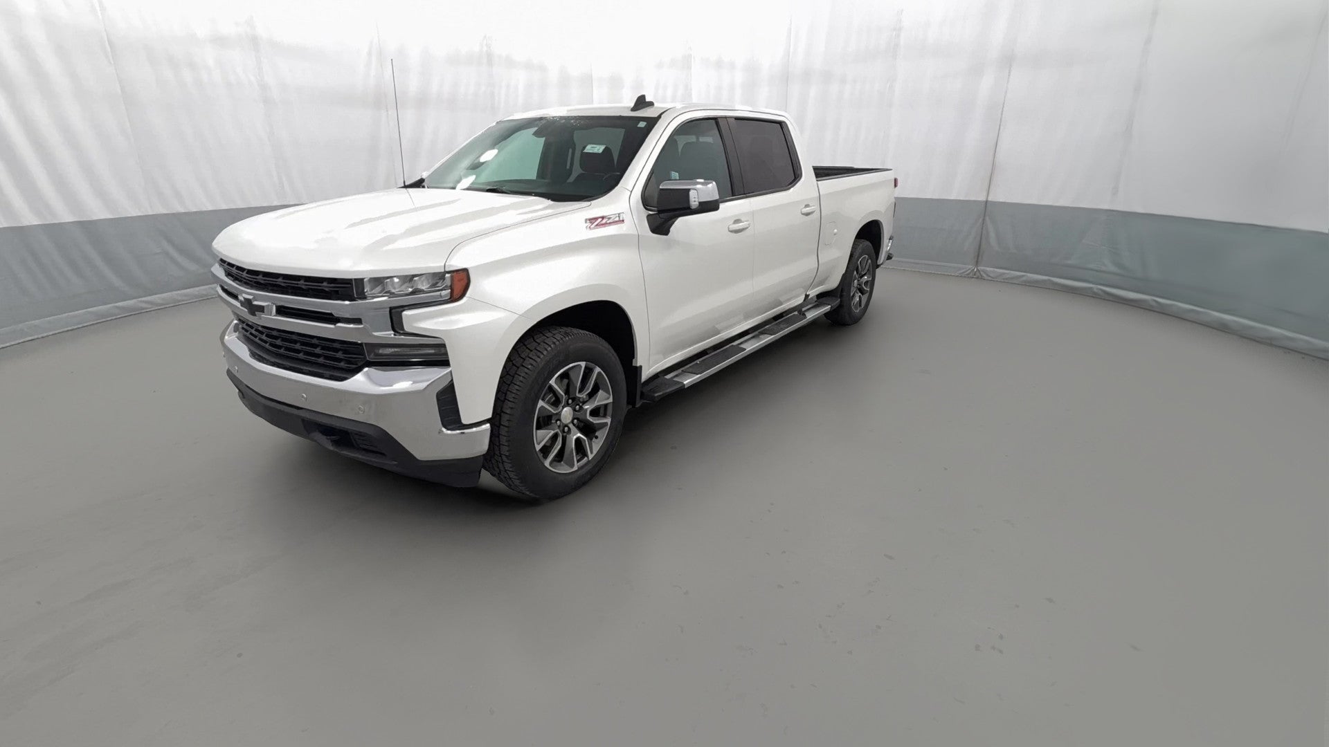 2021 Chevrolet Silverado 1500 Crew Cab vehicle photo