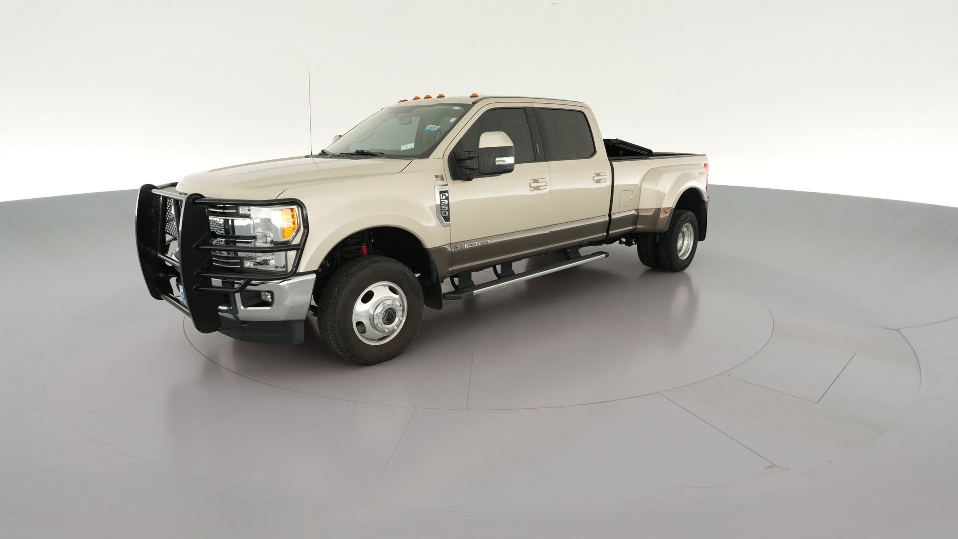 2017 Ford F350 Super Duty Crew Cab vehicle photo