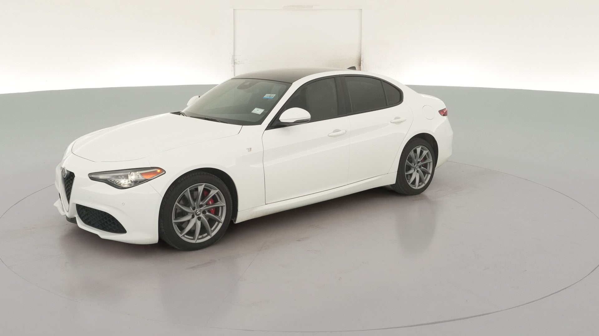 2022 Alfa Romeo Giulia vehicle photo