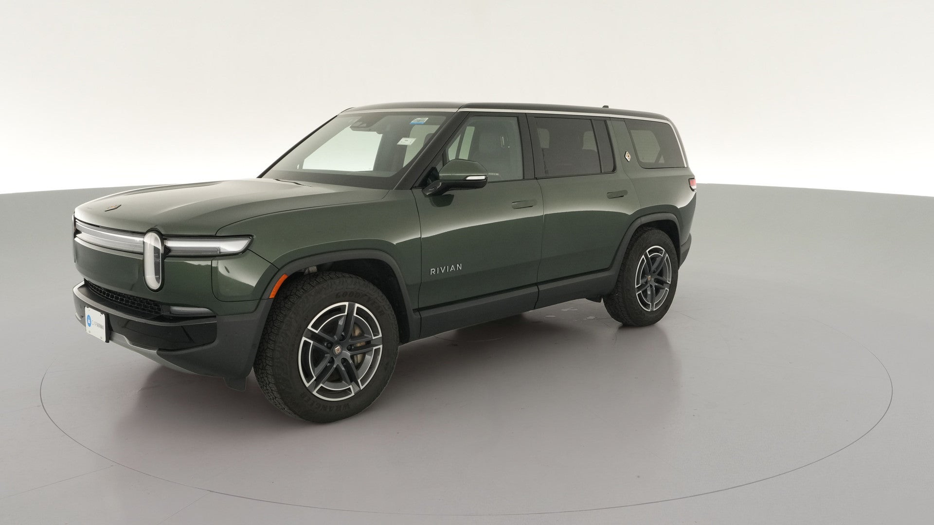 2025 Rivian R1S vehicle photo
