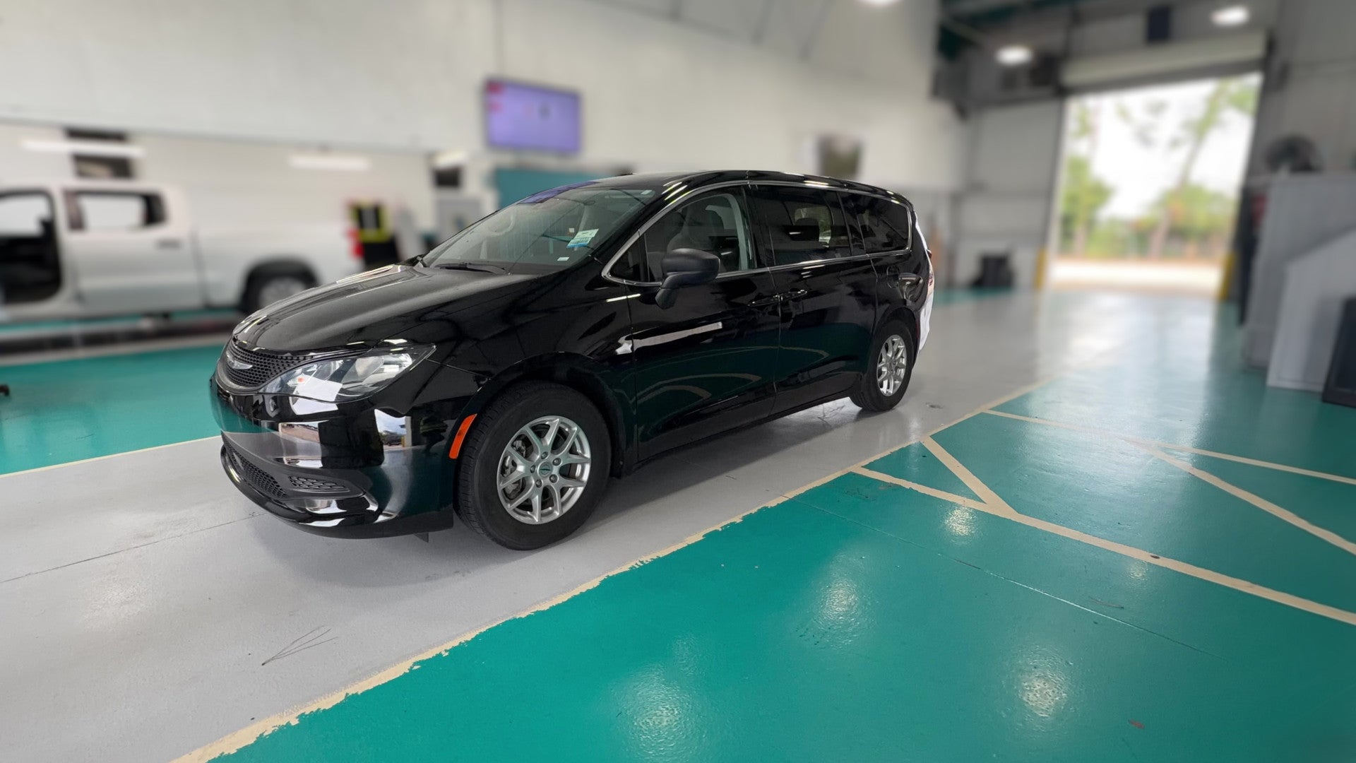 2024 Chrysler Voyager vehicle photo