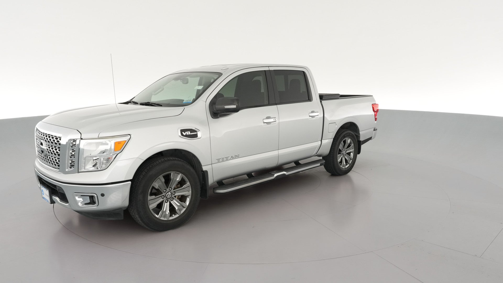 2017 Nissan Titan Crew Cab vehicle photo