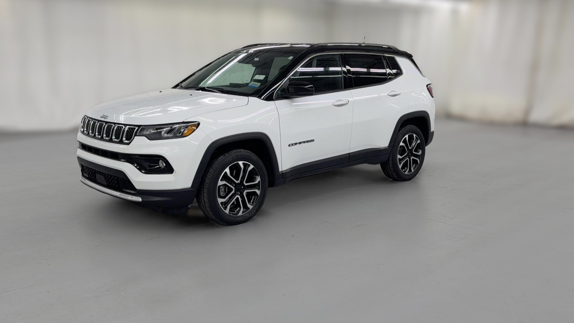 2023 Jeep Compass vehicle photo
