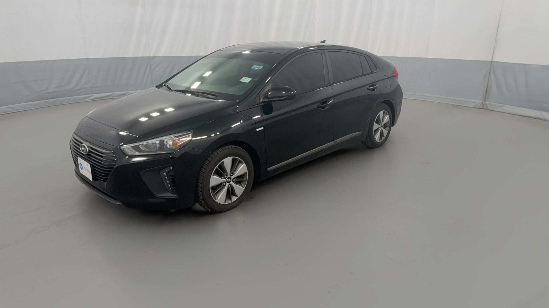 2019 Hyundai Ioniq Plug-in Hybrid vehicle photo