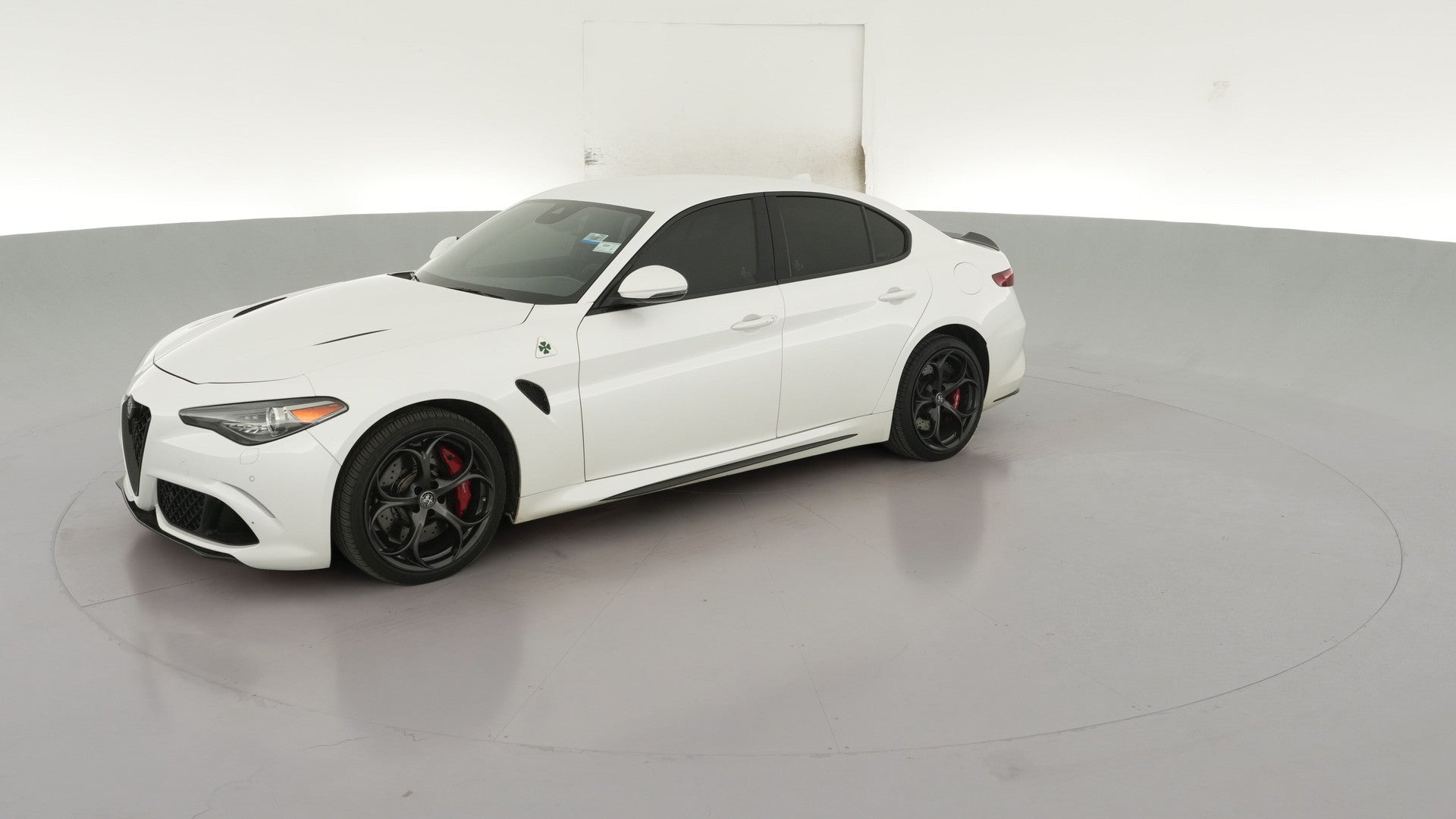 2018 Alfa Romeo Giulia vehicle photo