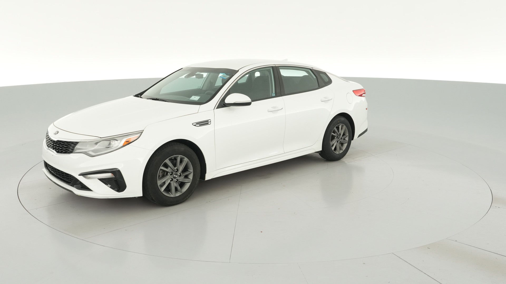 2020 Kia Optima vehicle photo