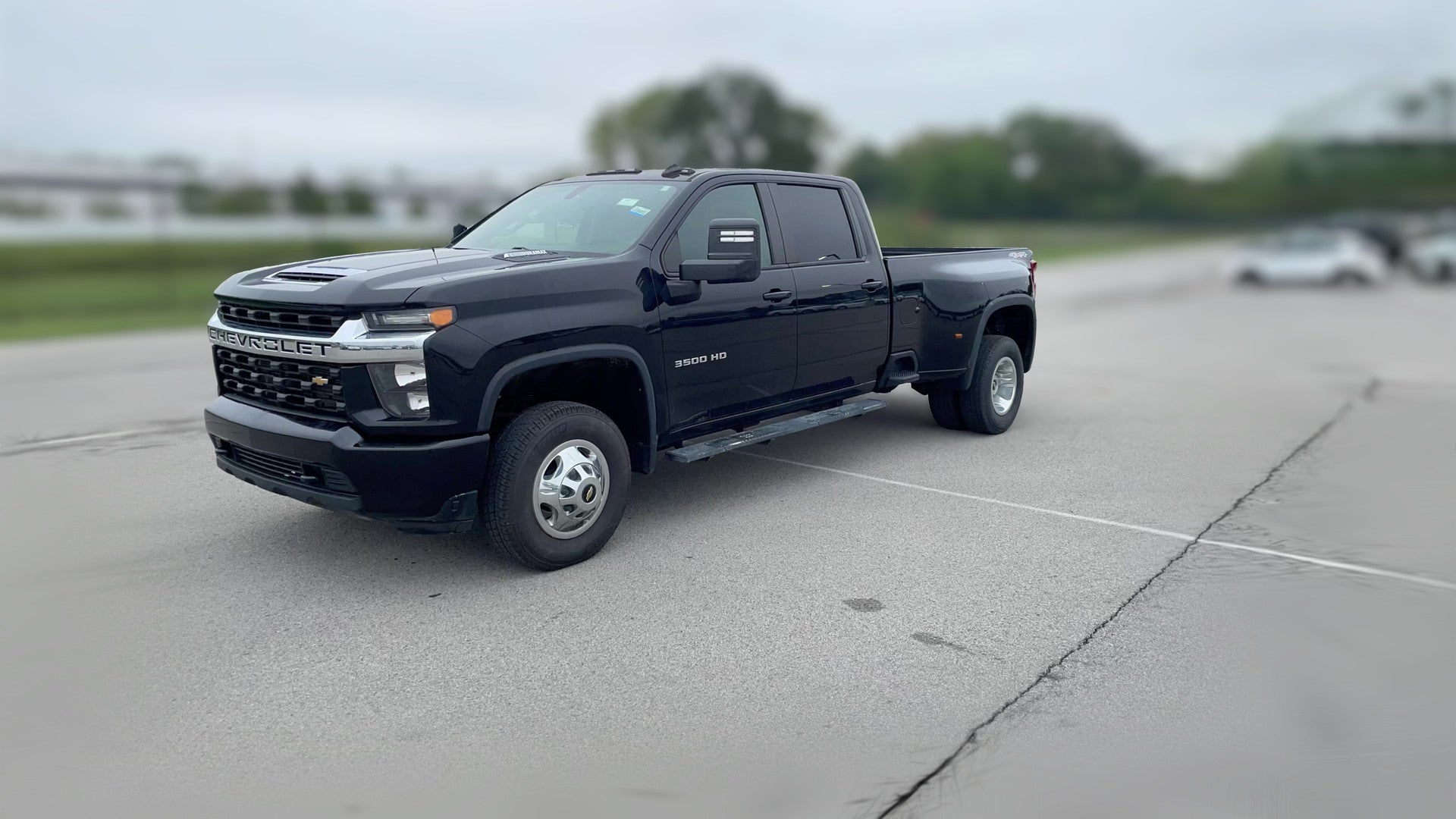 2021 Chevrolet Silverado 3500 HD Crew Cab vehicle photo