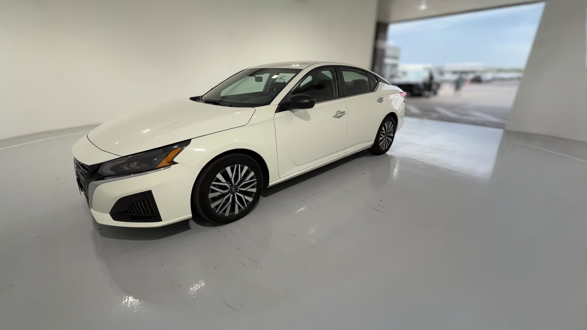 2025 Nissan Altima vehicle photo