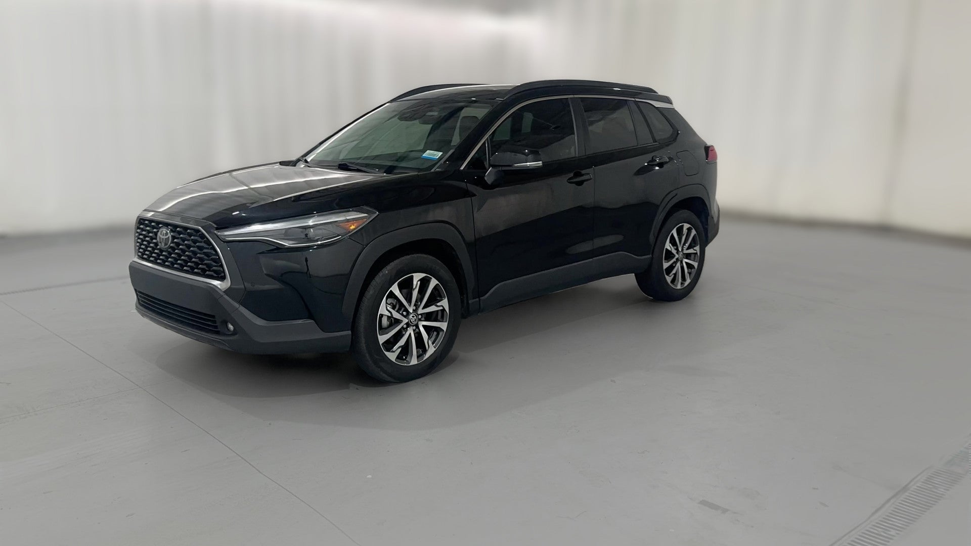 2022 Toyota Corolla Cross vehicle photo