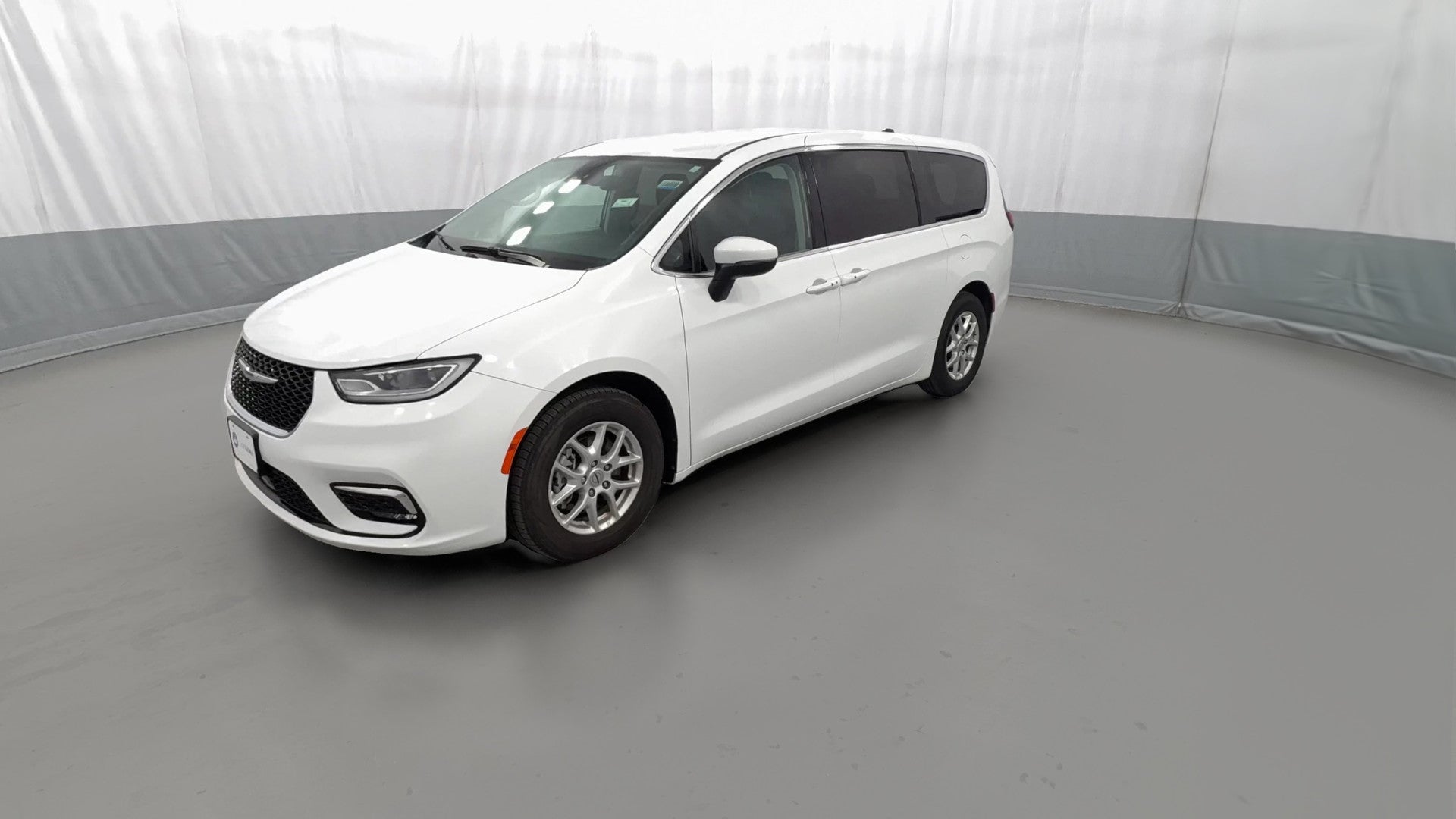 2023 Chrysler Pacifica vehicle photo