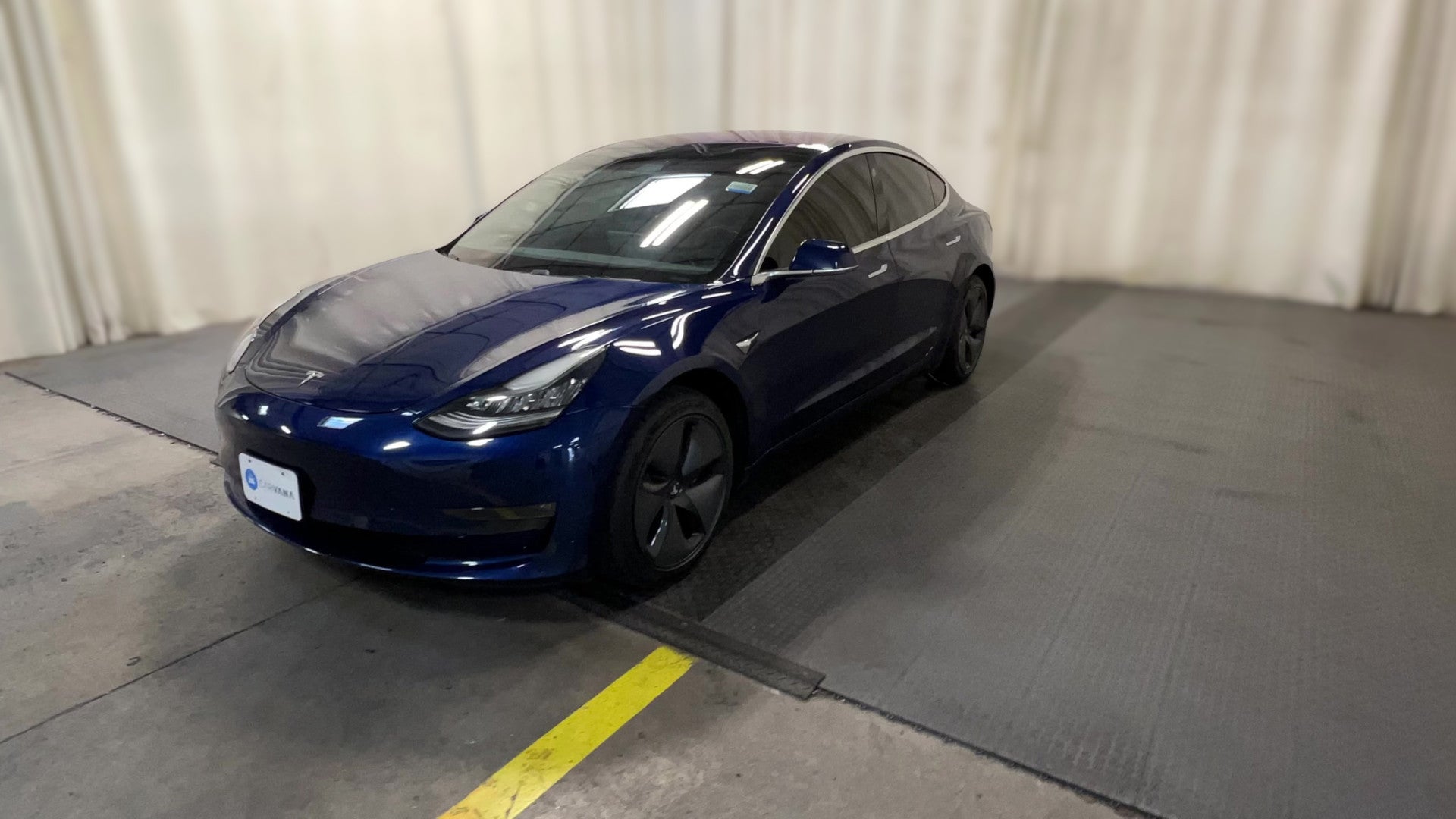 2018 Tesla Model 3 vehicle photo