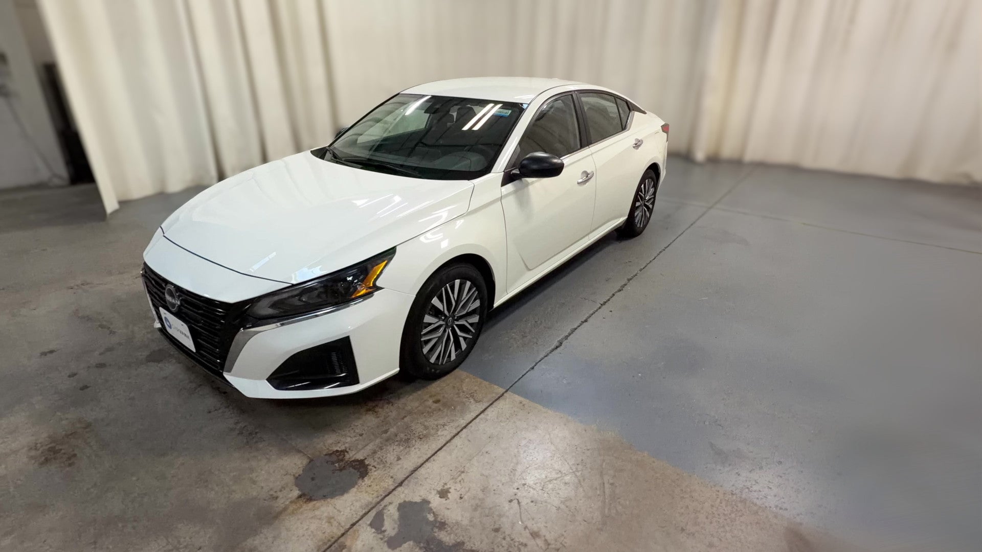 2025 Nissan Altima vehicle photo