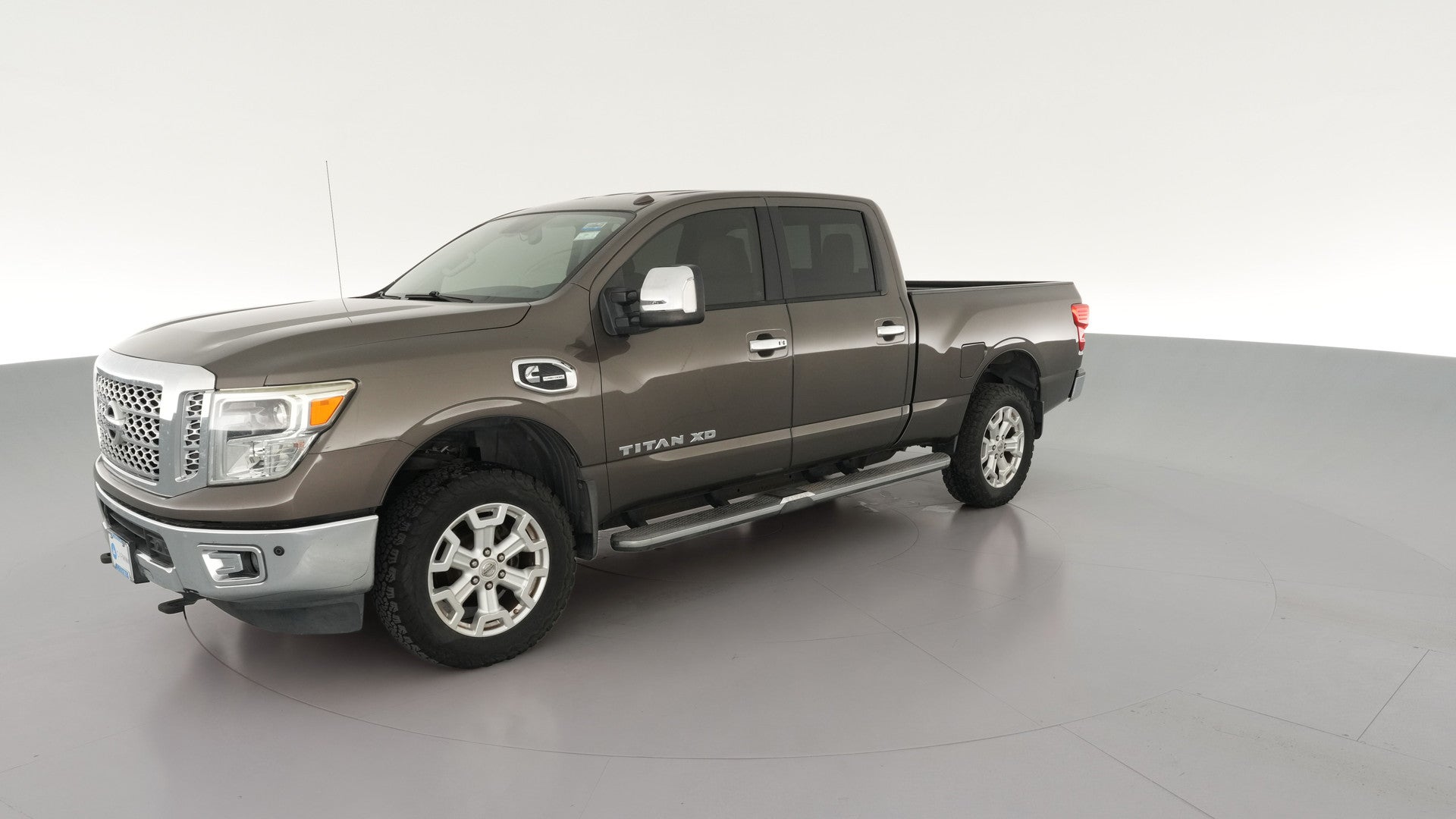 2016 Nissan TITAN XD Crew Cab vehicle photo