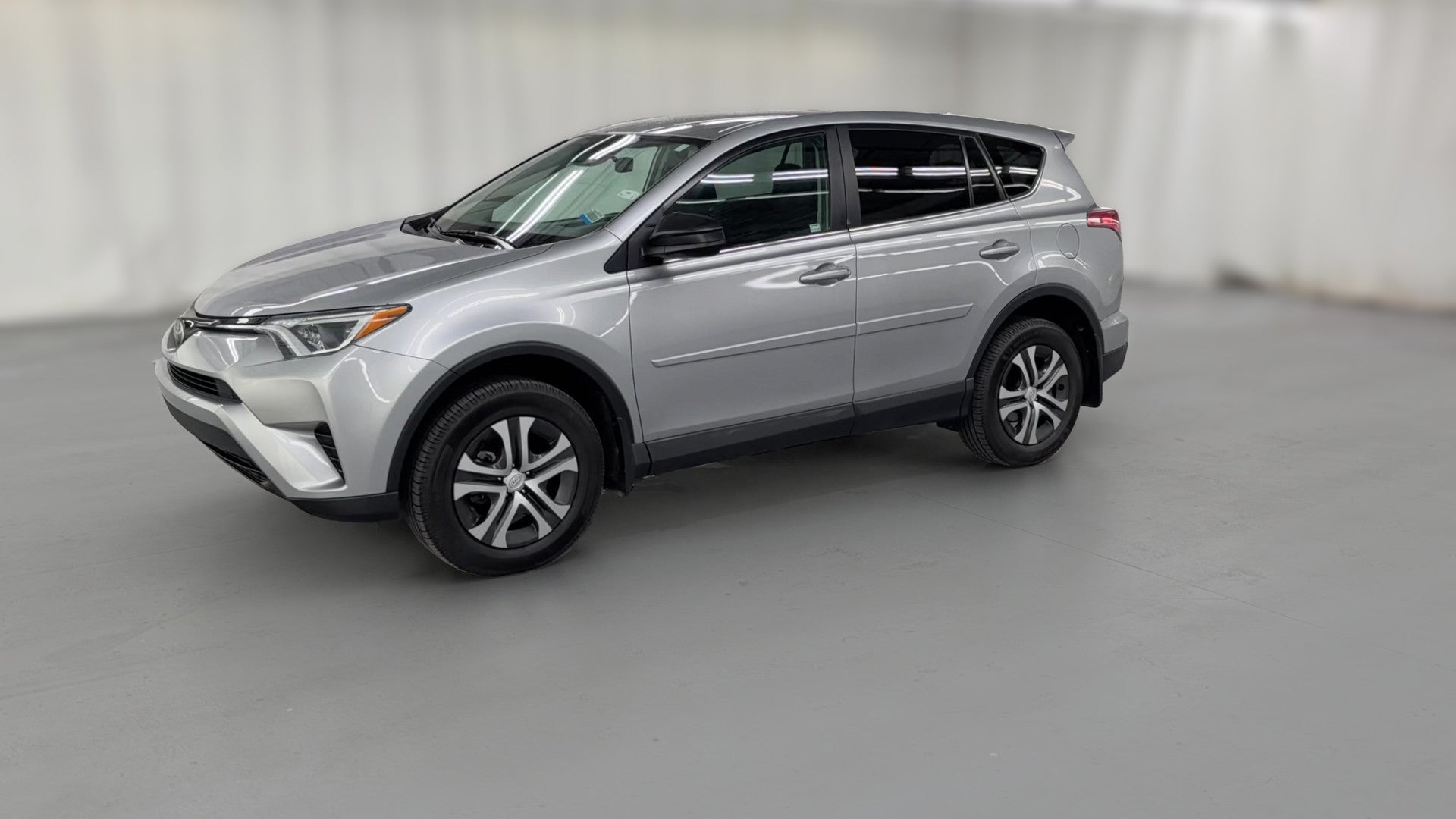 2018 Toyota RAV4 vehicle photo