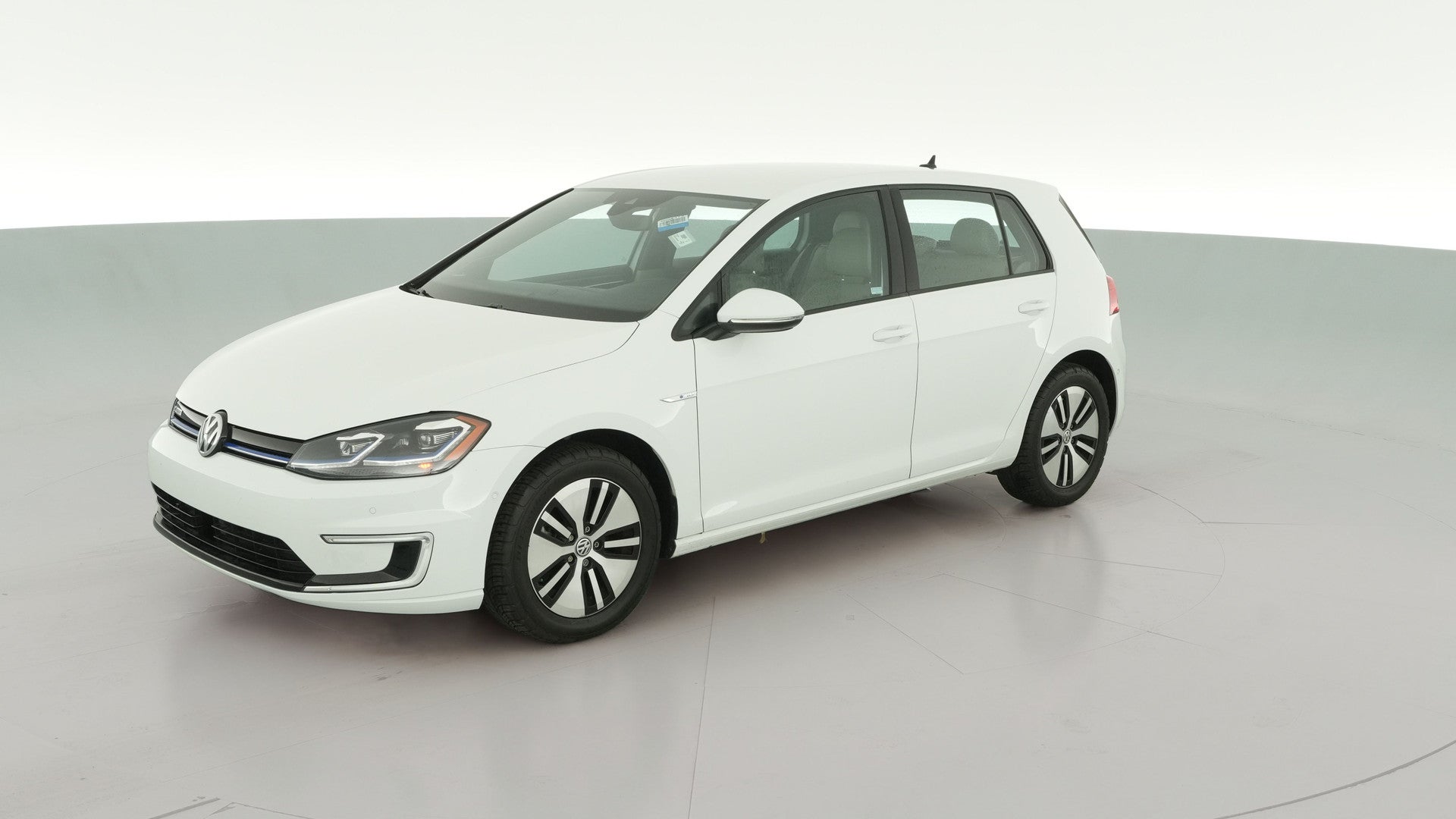 2017 Volkswagen e-Golf vehicle photo