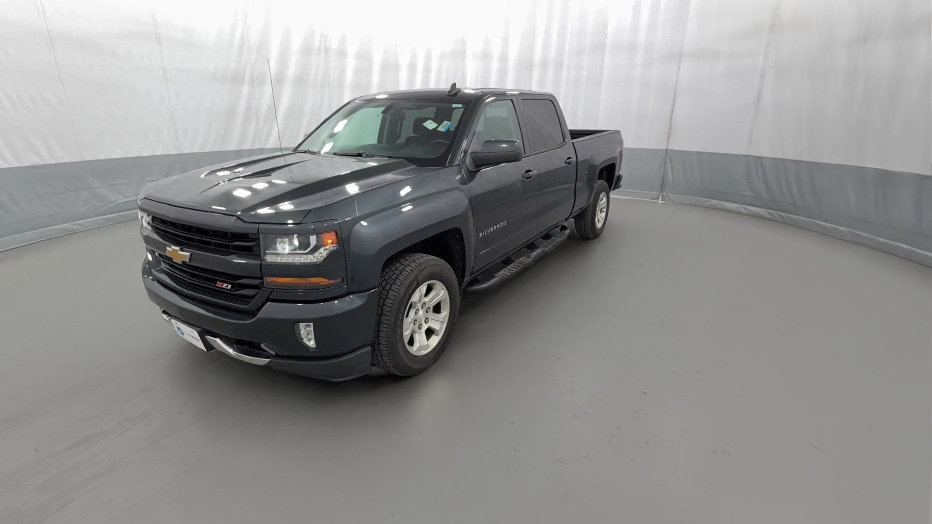 2018 Chevrolet Silverado 1500 Crew Cab vehicle photo