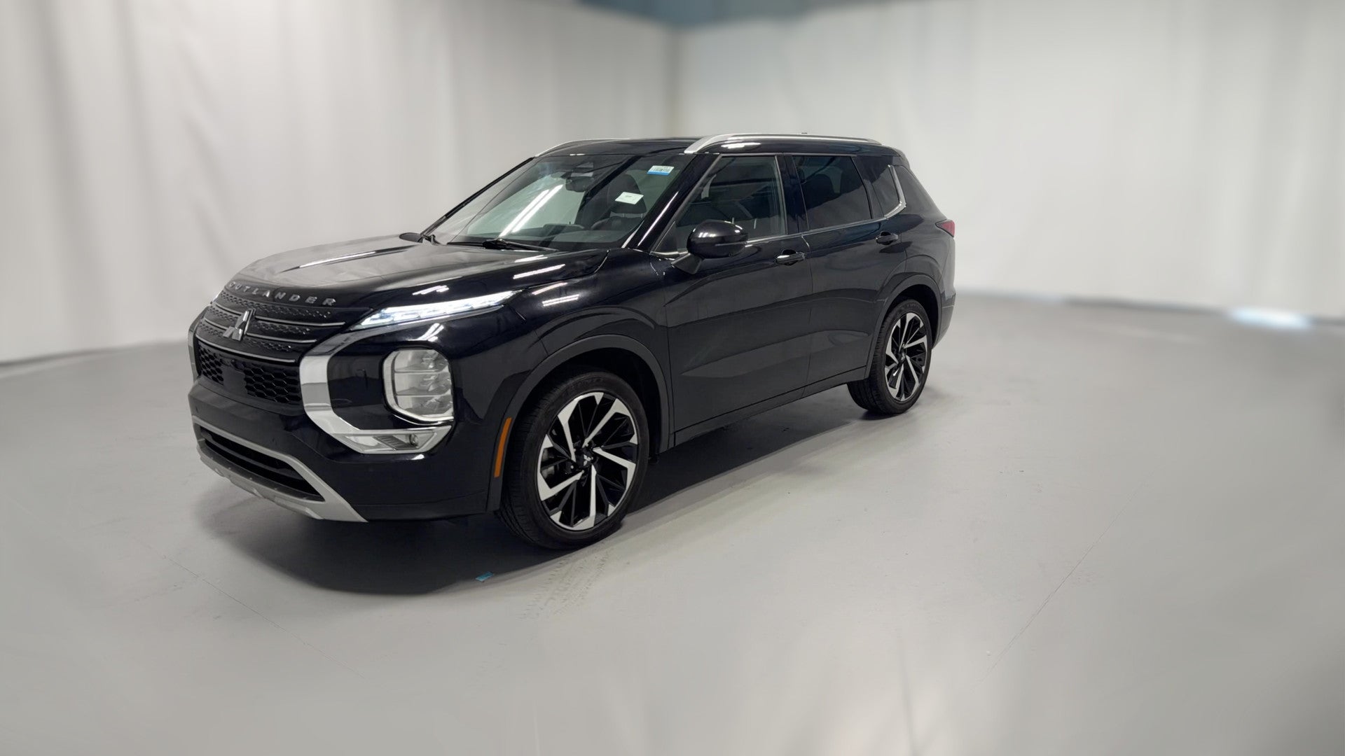 2022 Mitsubishi Outlander vehicle photo