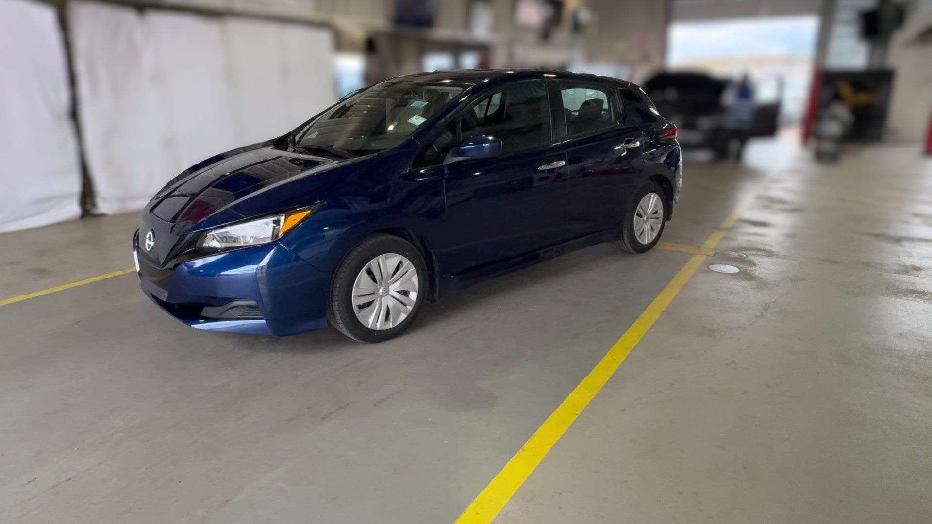 2025 Nissan LEAF vehicle photo