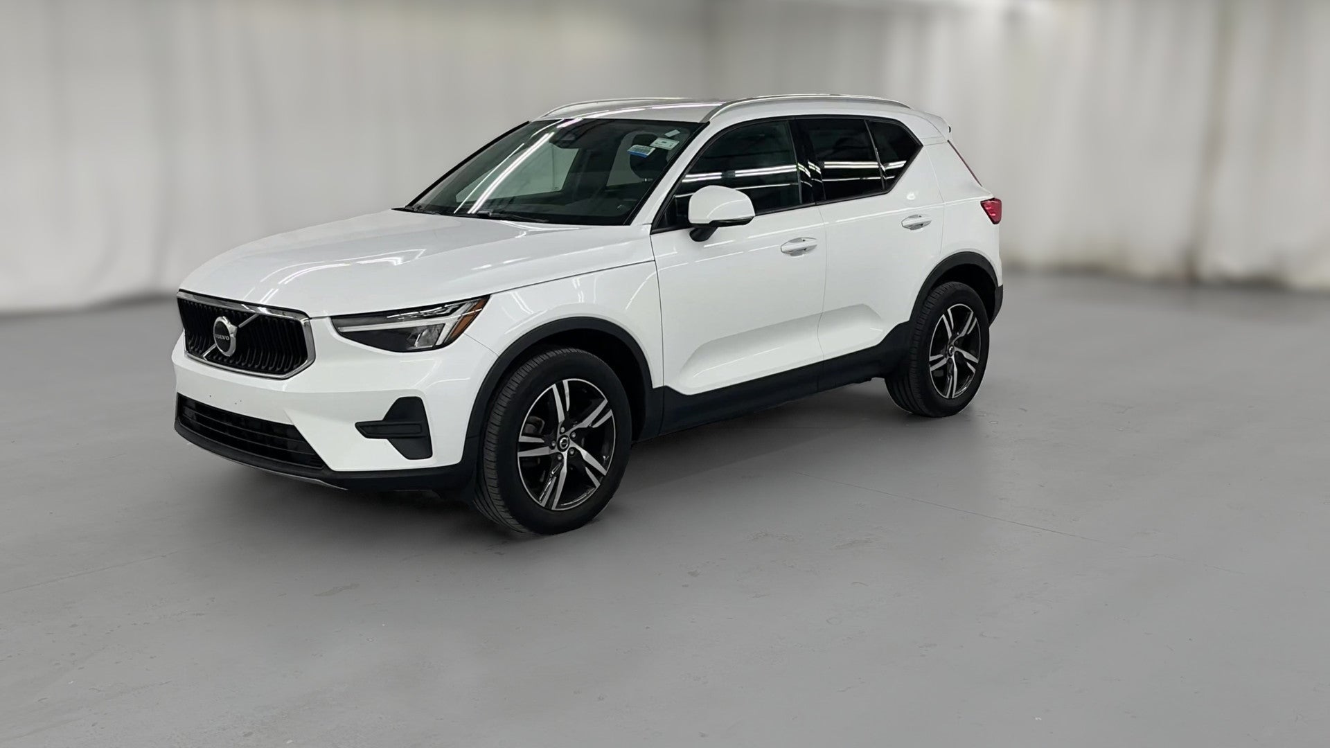 2023 Volvo XC40 vehicle photo