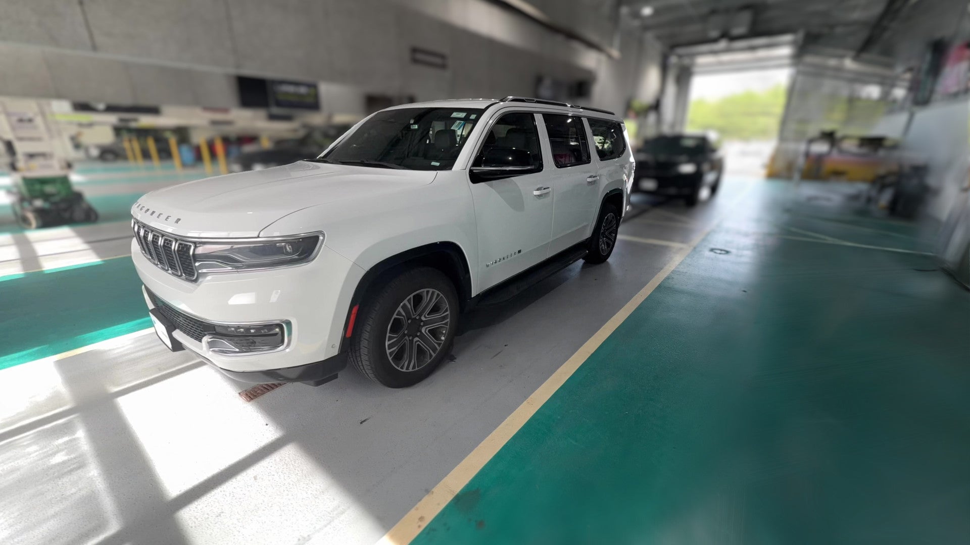 2024 Jeep Wagoneer L vehicle photo