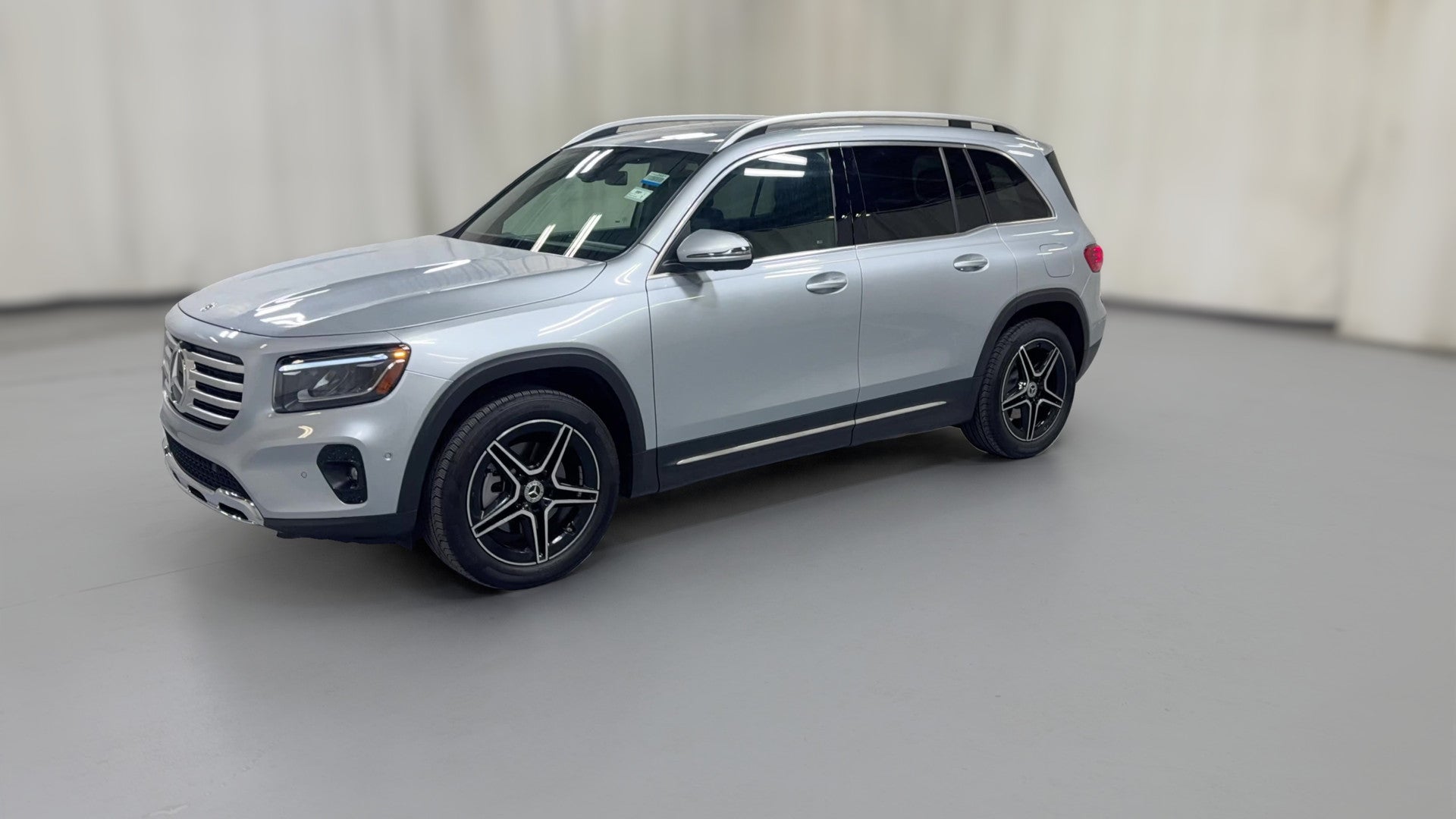 2026 Mercedes-Benz GLB vehicle photo