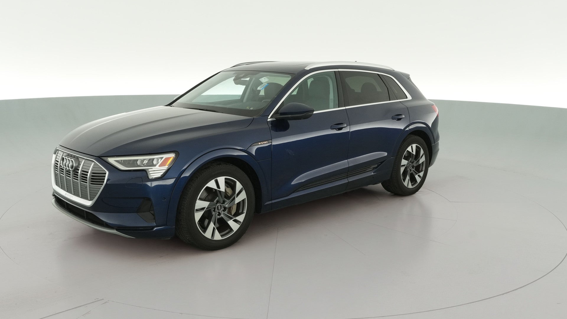 2022 Audi e-tron vehicle photo