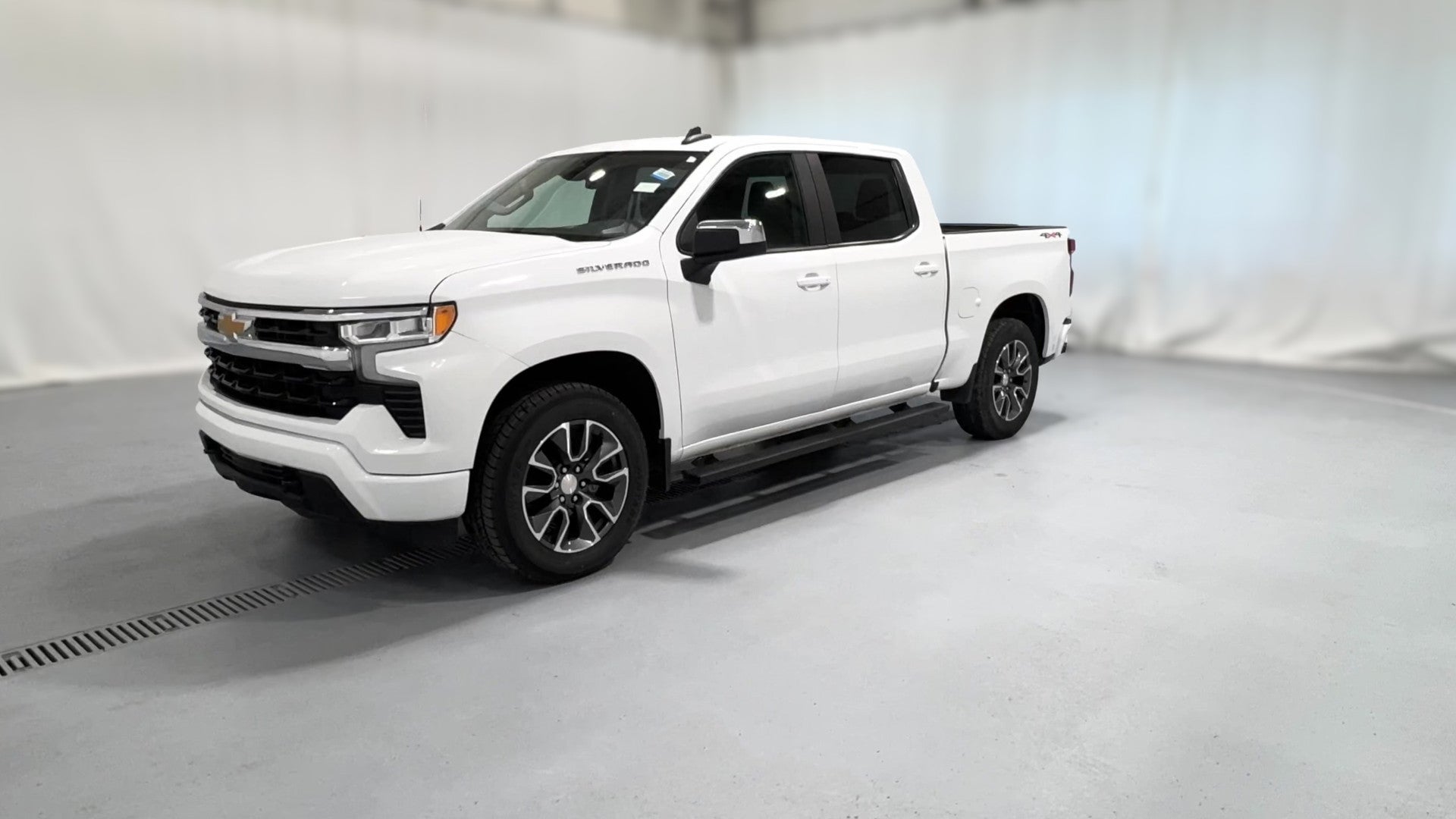 2022 Chevrolet Silverado 1500 Crew Cab vehicle photo