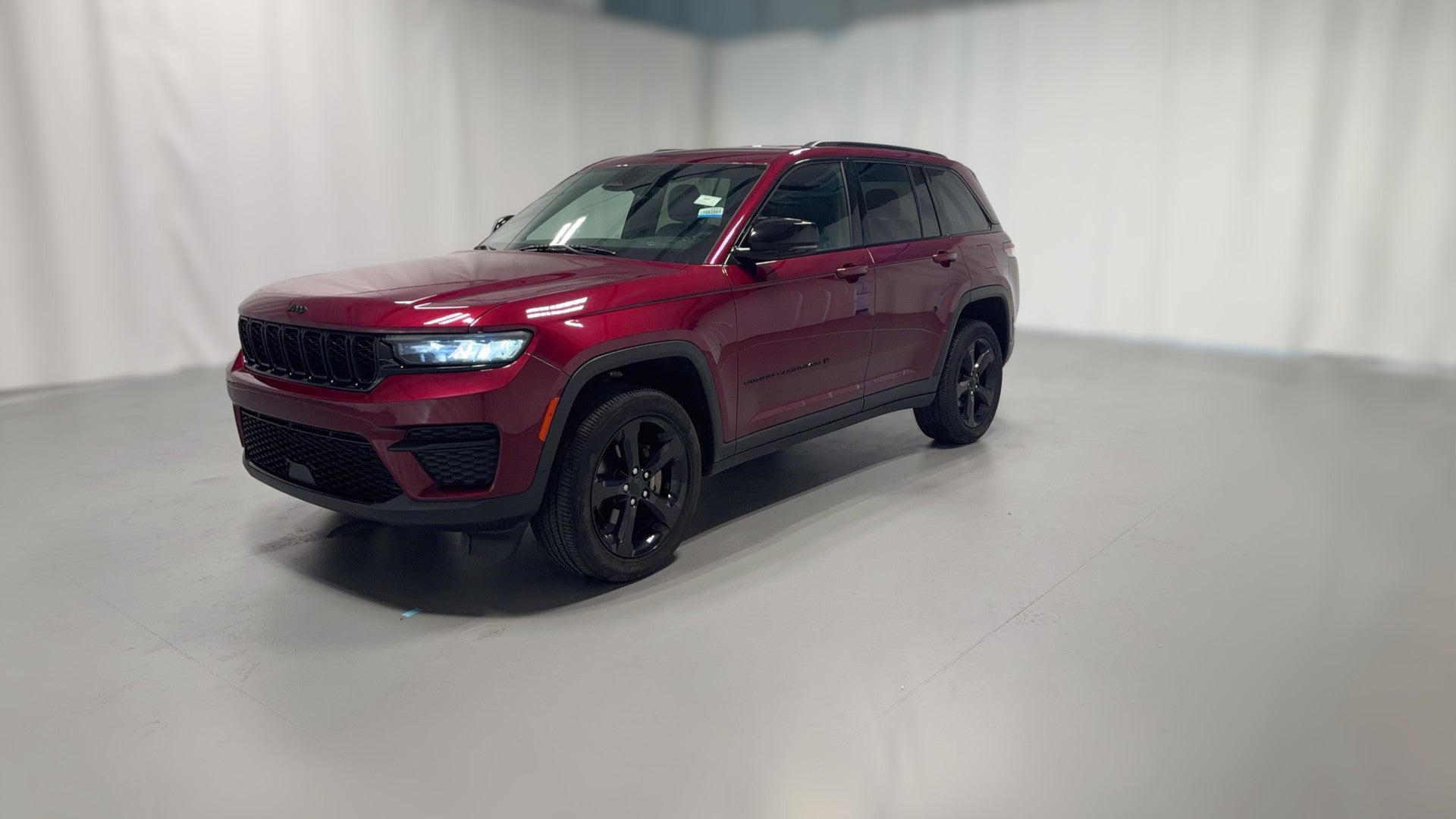 2023 Jeep Grand Cherokee vehicle photo