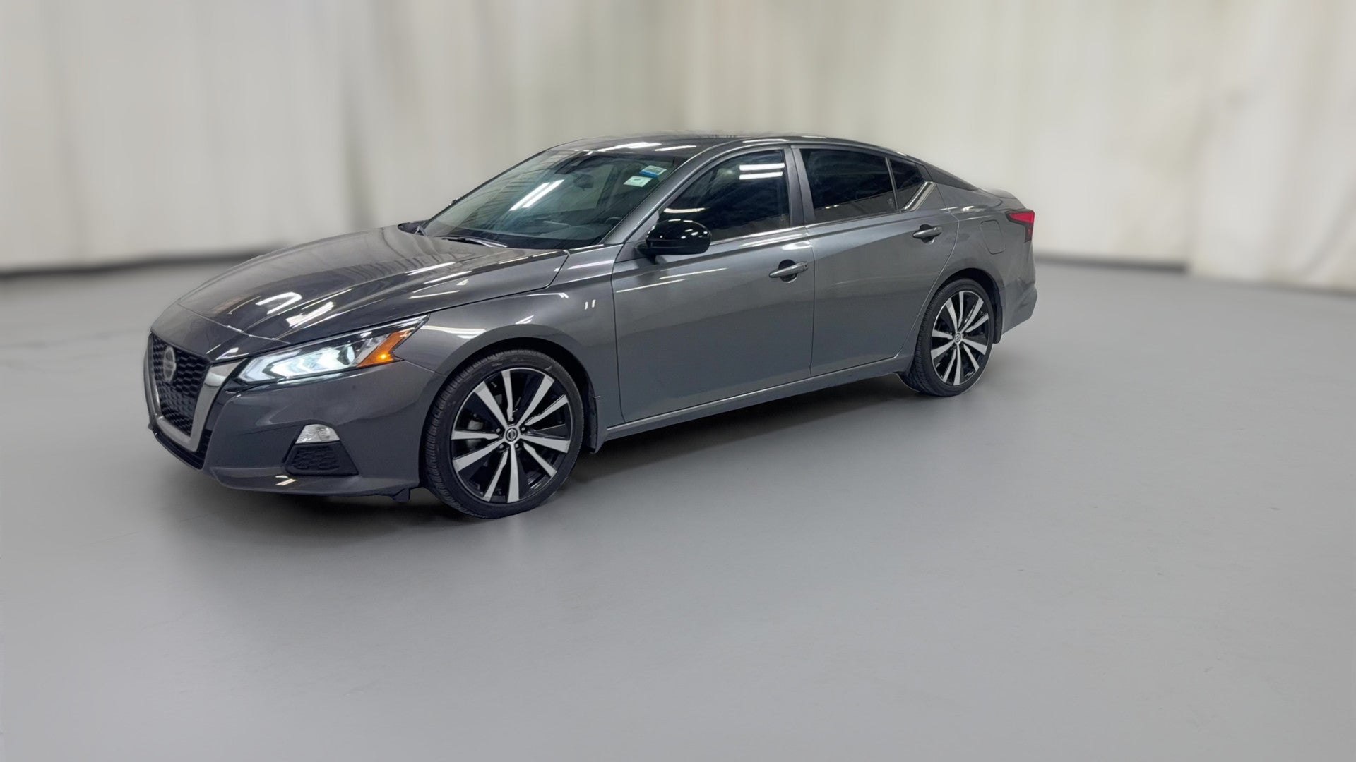 2021 Nissan Altima vehicle photo