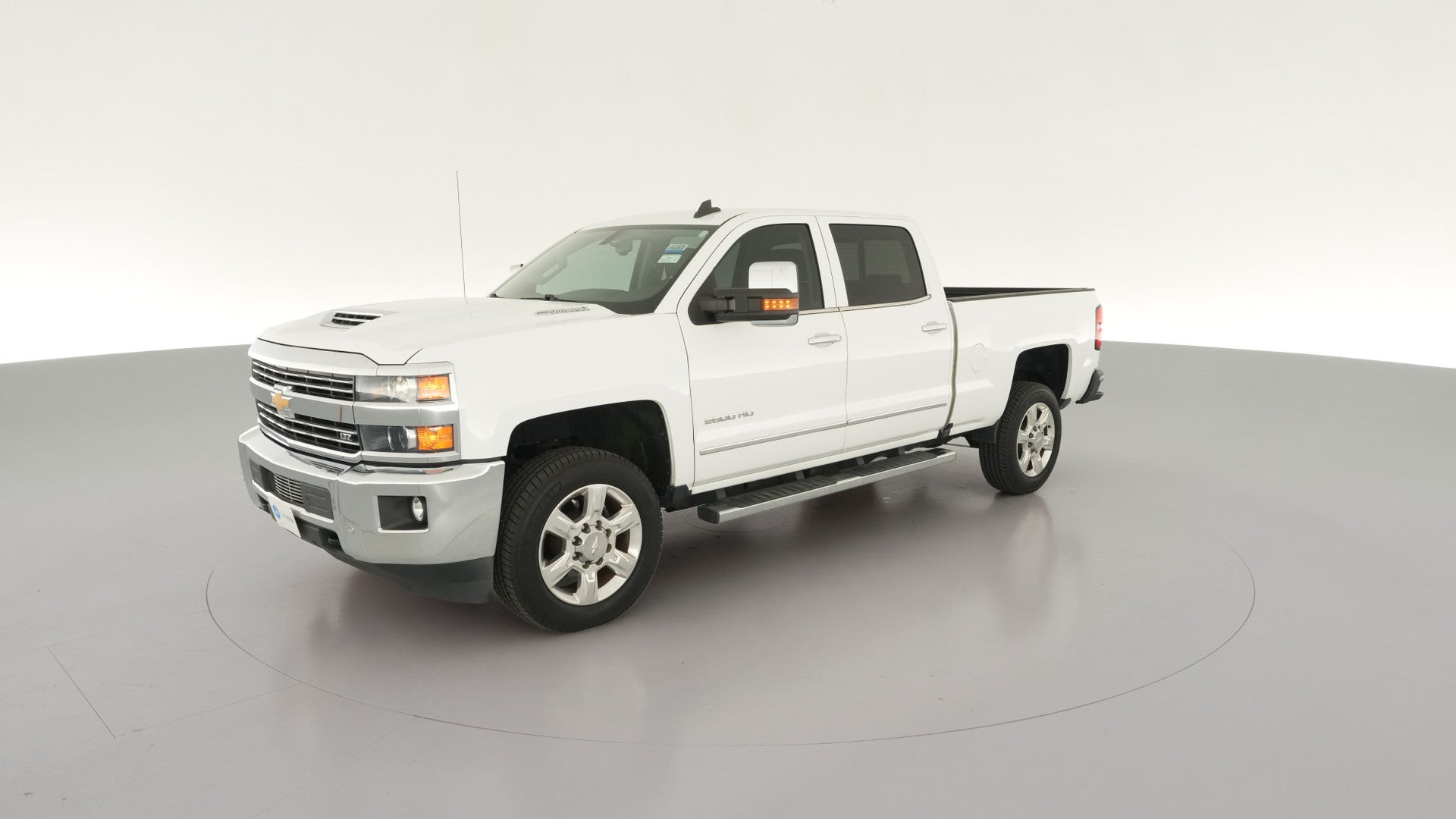 2018 Chevrolet Silverado 2500 HD Crew Cab vehicle photo