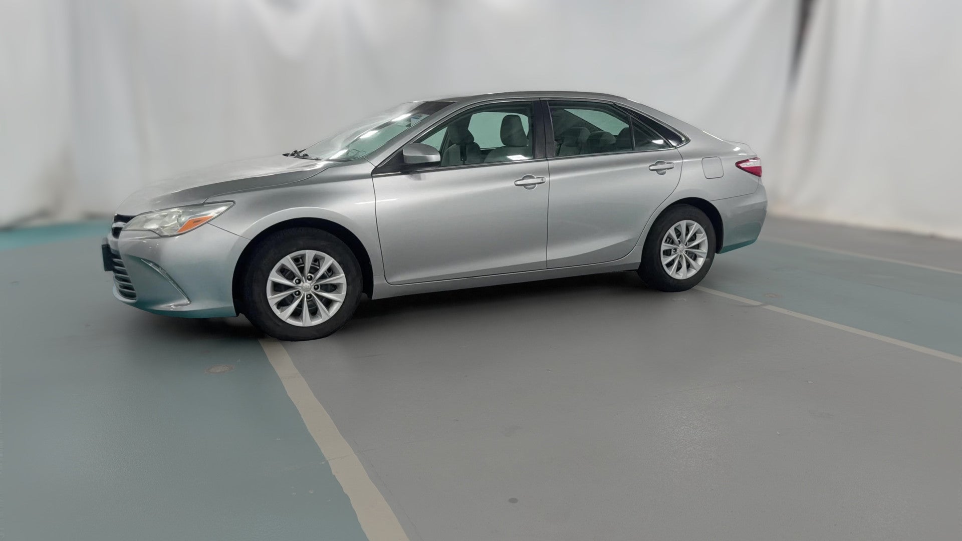 2016 Toyota Camry vehicle photo