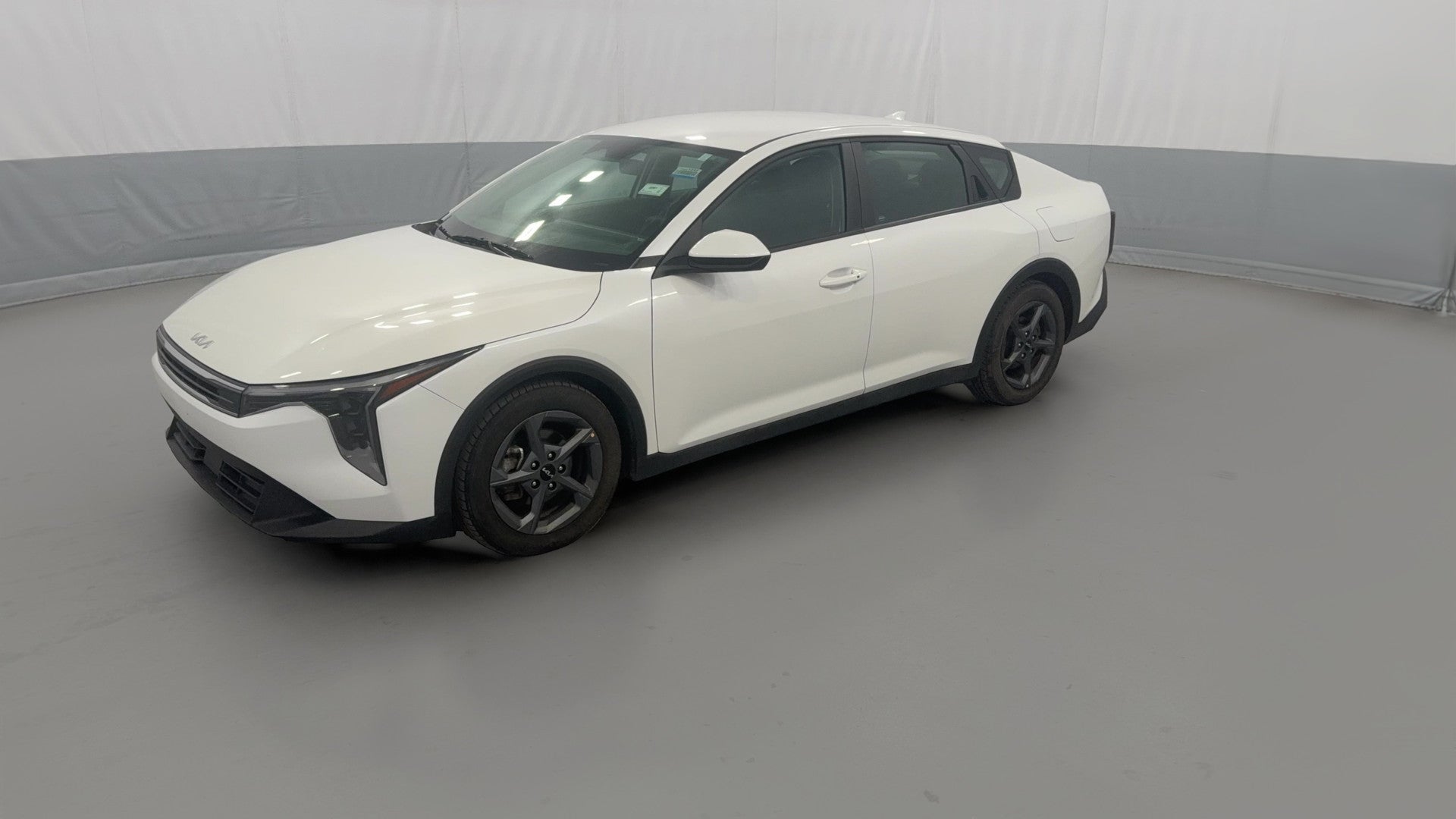 2025 Kia K4 vehicle photo