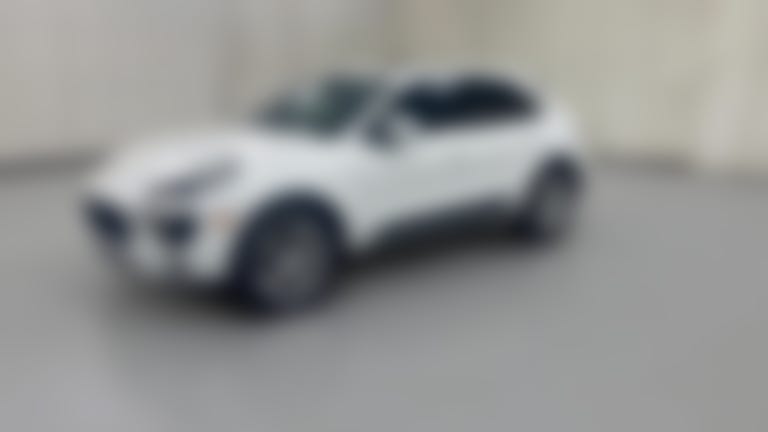 2017 Porsche Macan vehicle photo