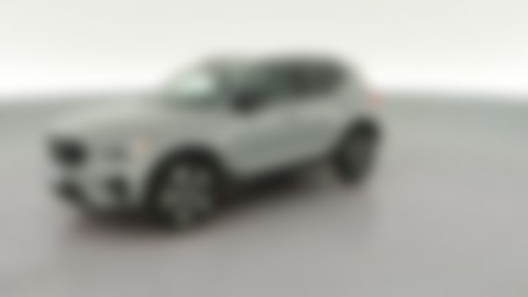 2026 Volvo XC40 vehicle photo
