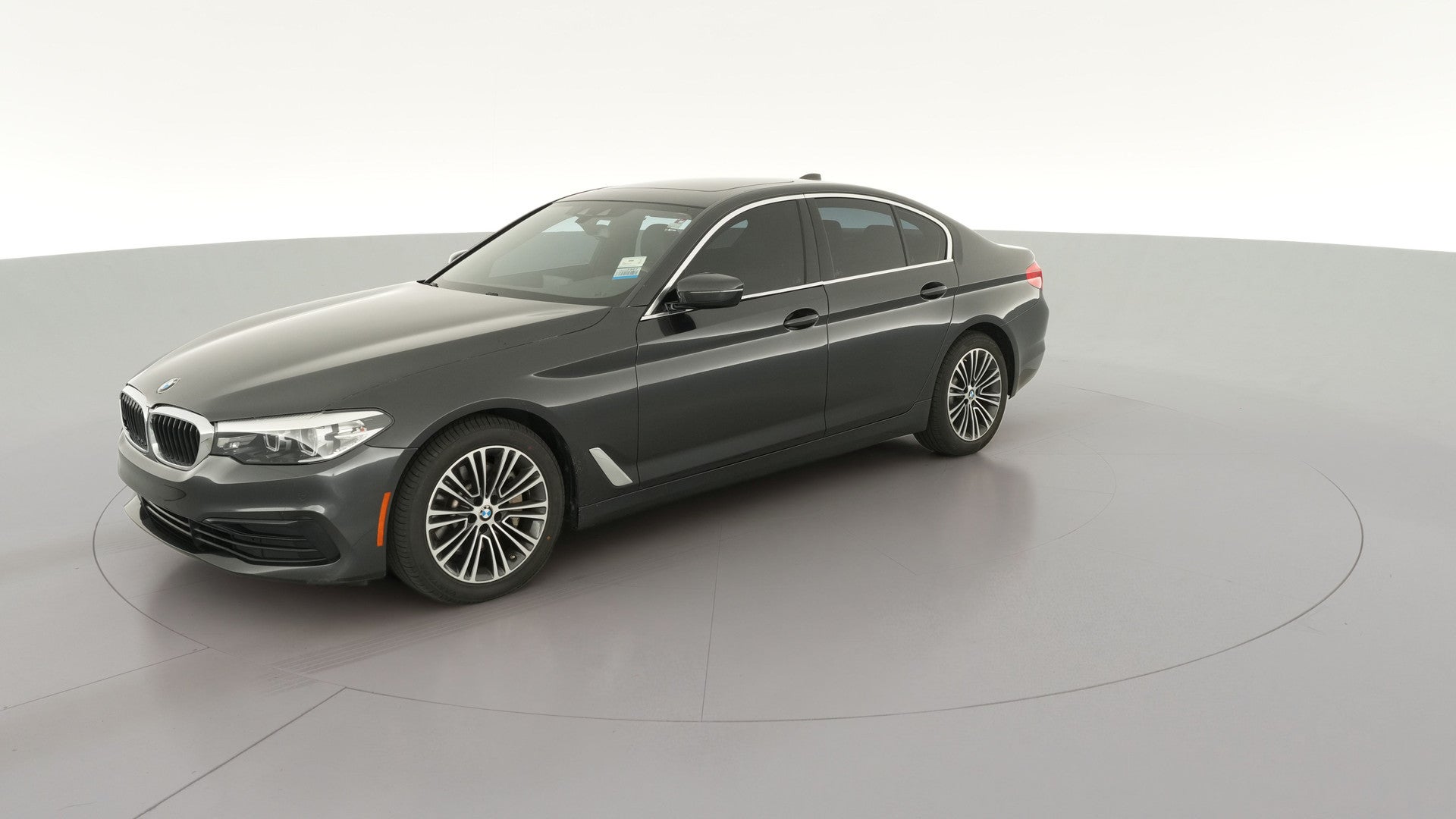 2019 BMW 5 Series vehicle photo