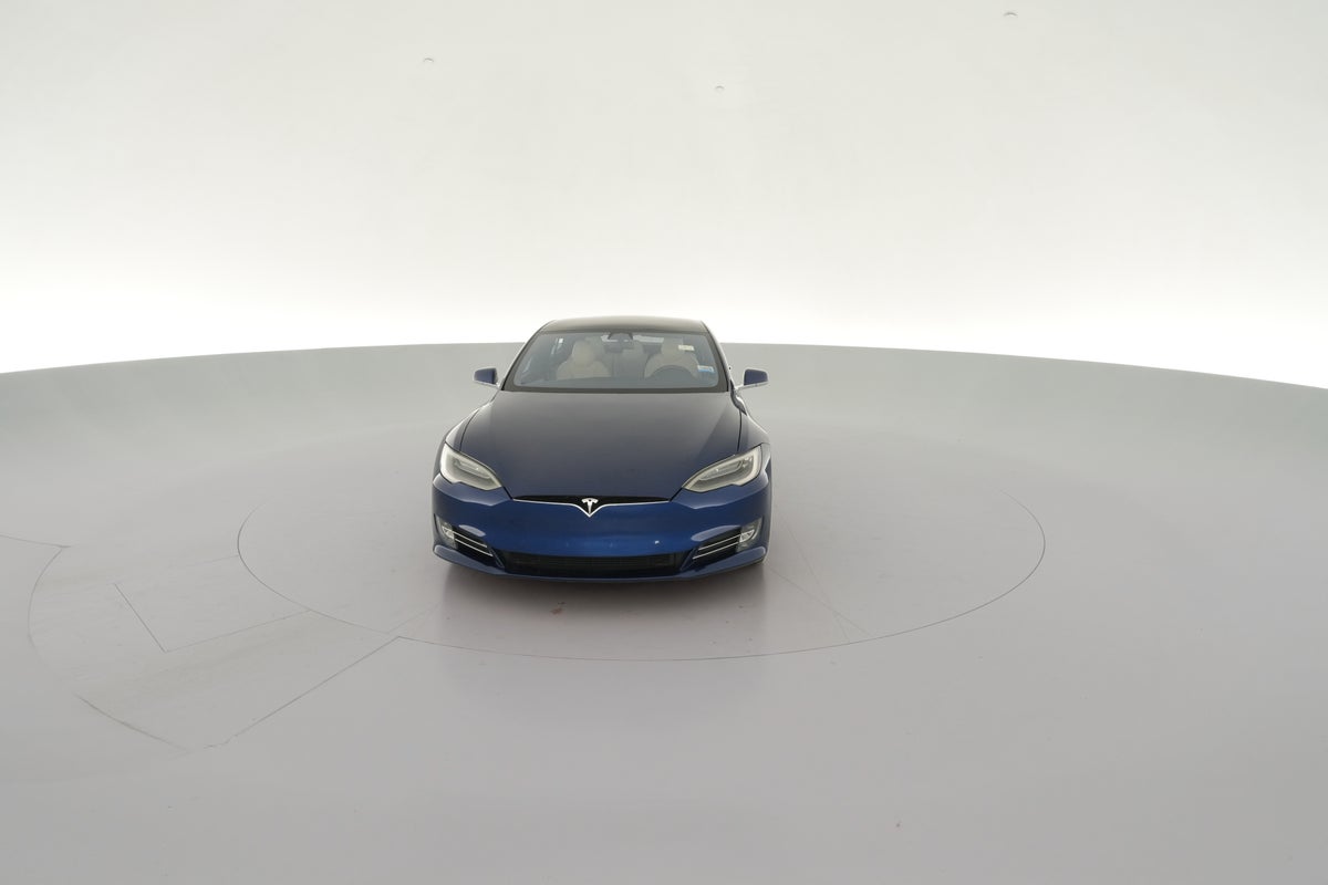 2020 Tesla Model S Performance in Deep Blue Metallic — 360° view 1