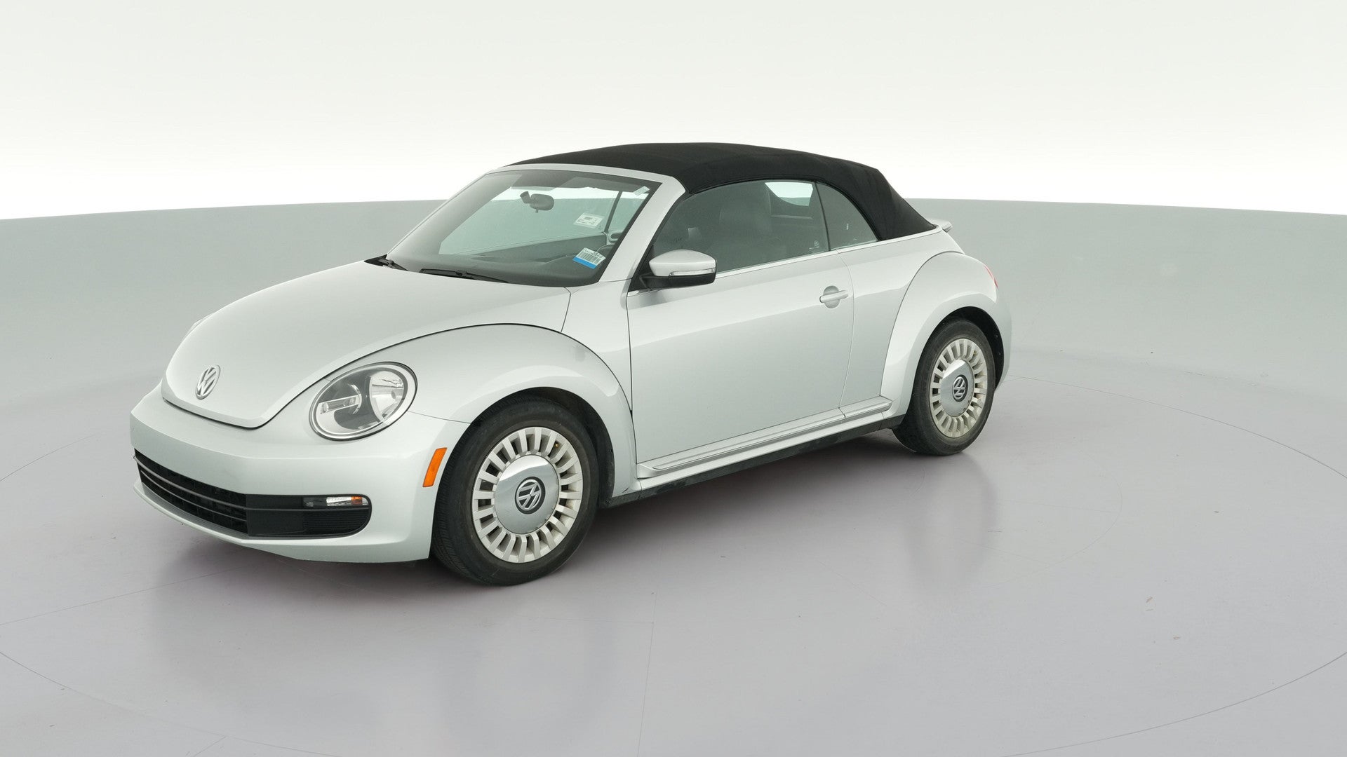 2013 Volkswagen Beetle vehicle photo