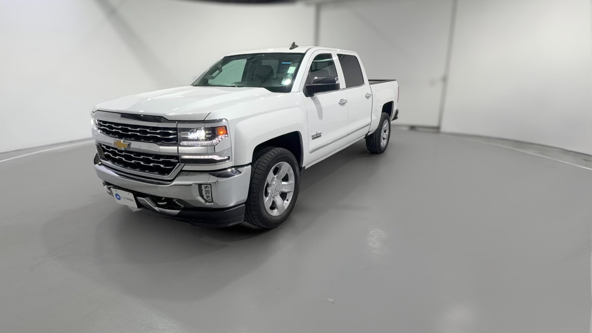 2018 Chevrolet Silverado 1500 Crew Cab vehicle photo
