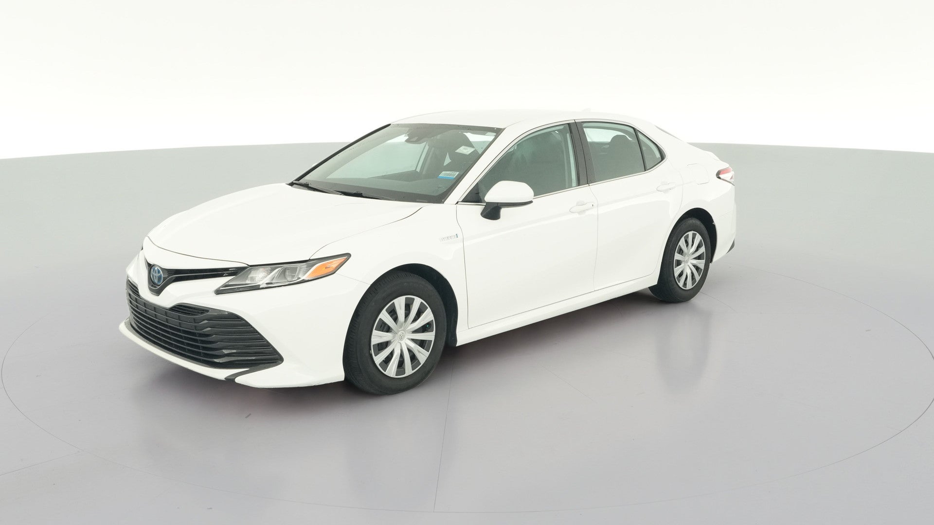 2019 Toyota Camry Hybrid vehicle photo