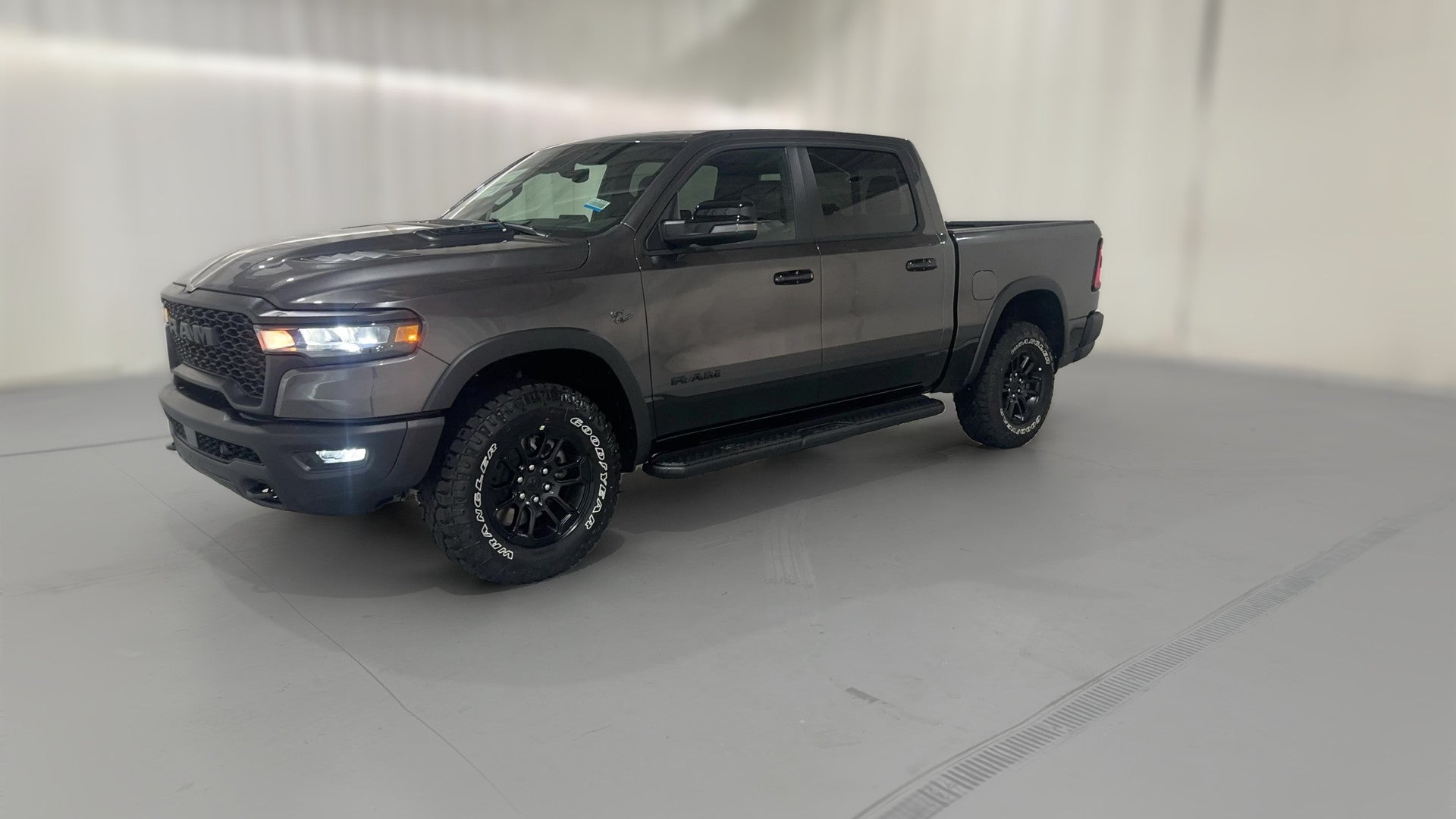 2027 Ram 1500 Crew Cab vehicle photo