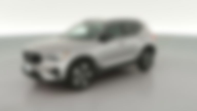 2026 Volvo XC40 vehicle photo