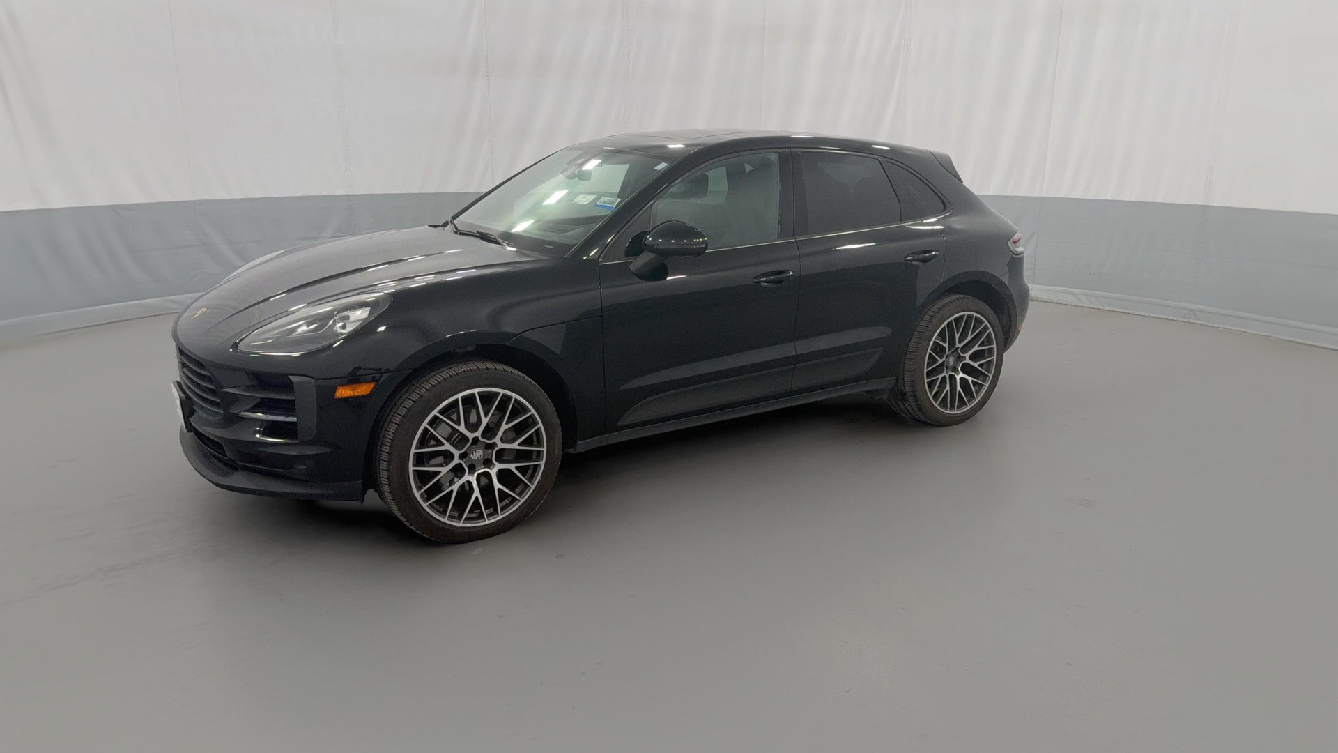 2020 Porsche Macan vehicle photo