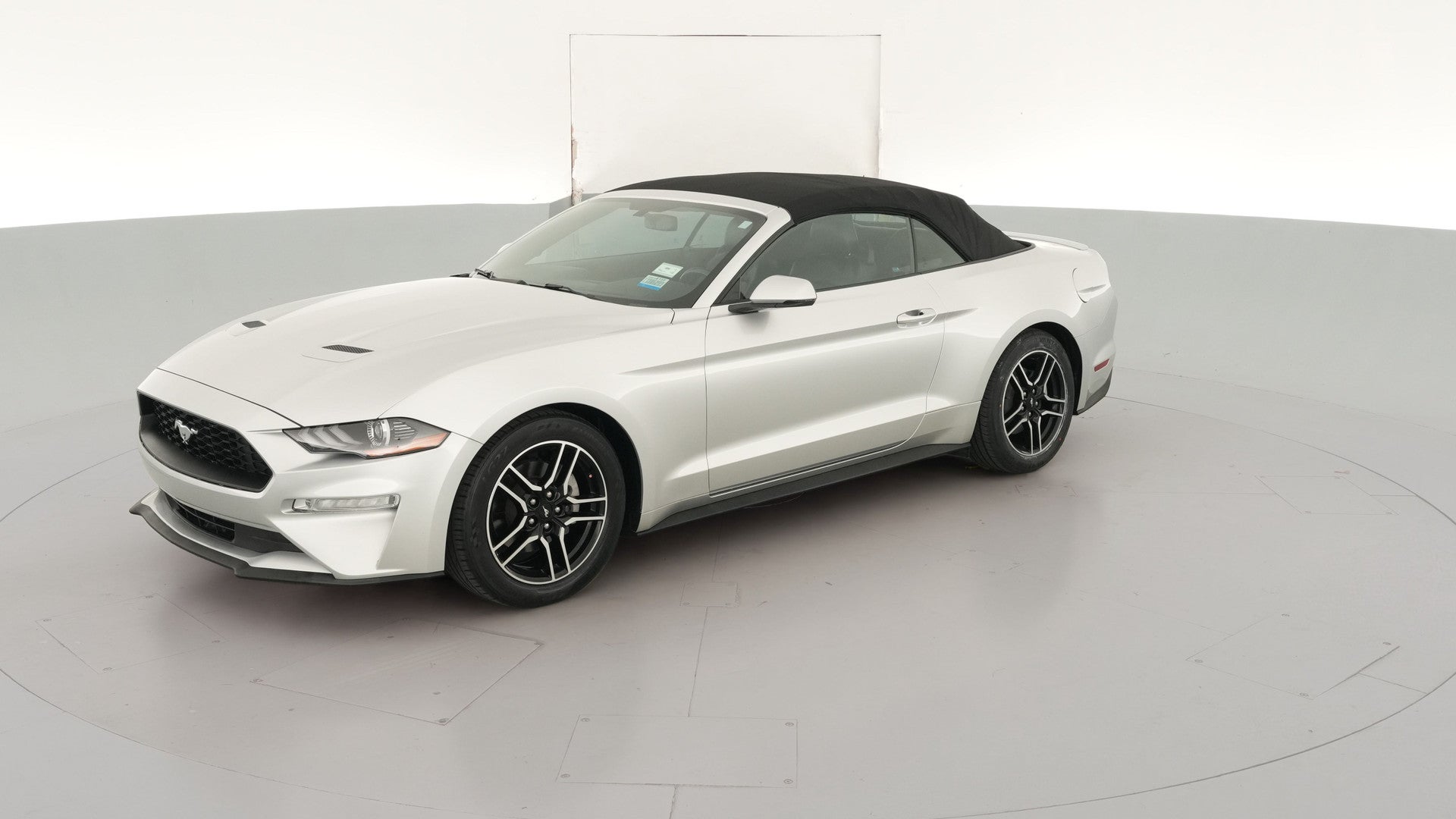 2018 Ford Mustang vehicle photo